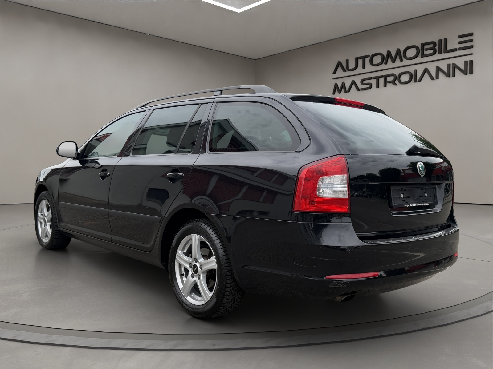 SKODA Octavia 1.6 TDI Ambition DSG-image-4