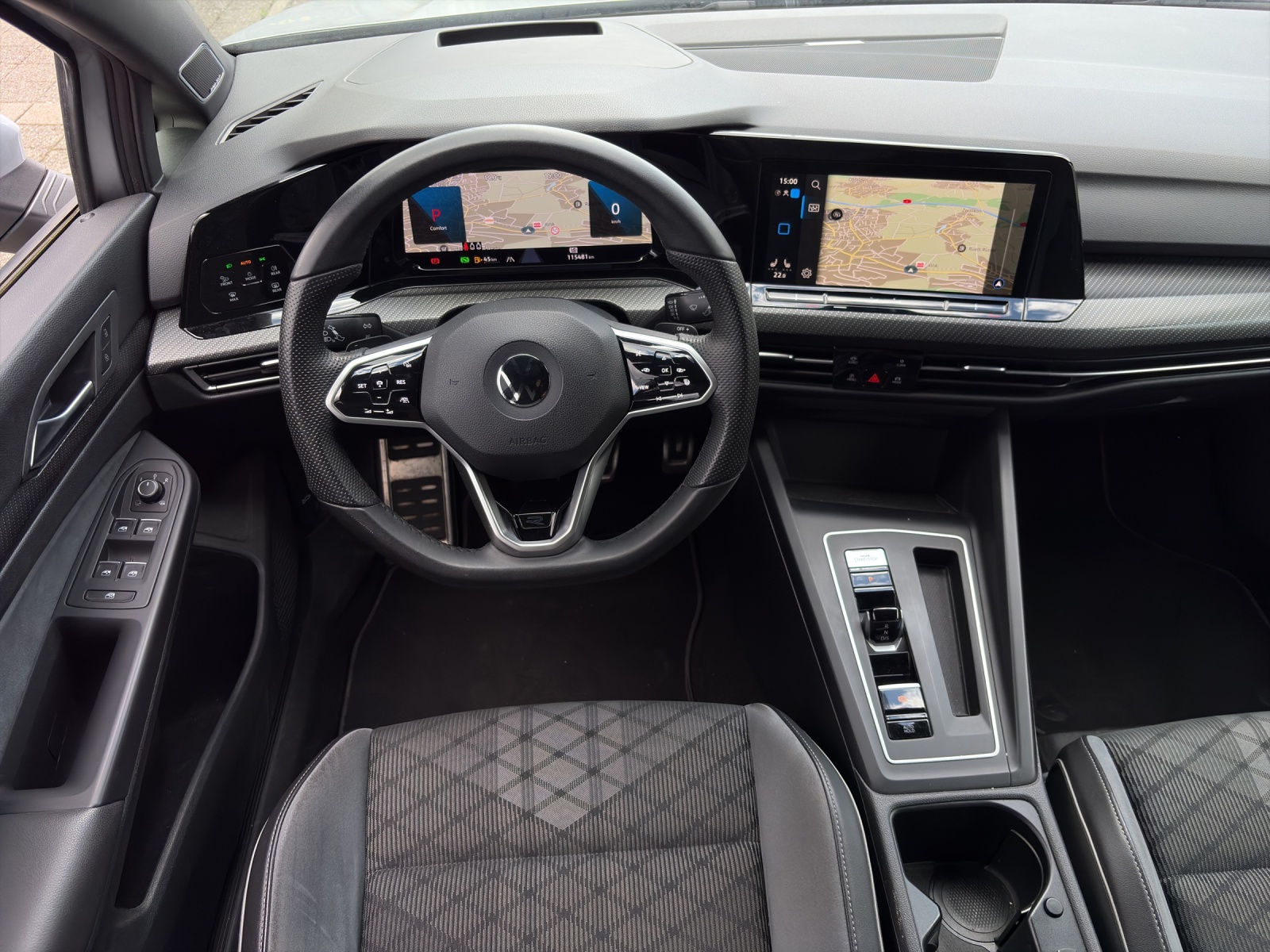 VW Golf VIII 1.5 eTSI R-Line DSG (netto)-image-9