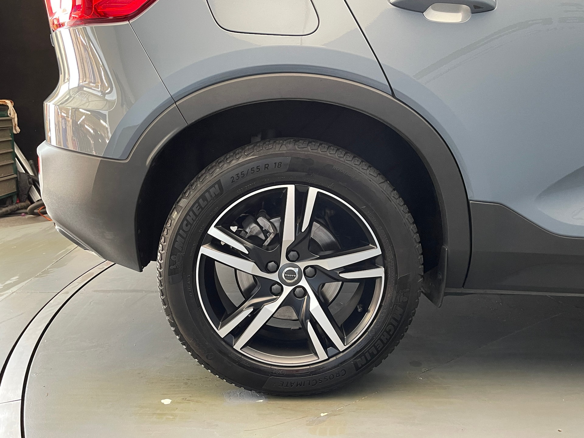 VOLVO XC40 2.0 B4 MH R-Design AWD-image-6