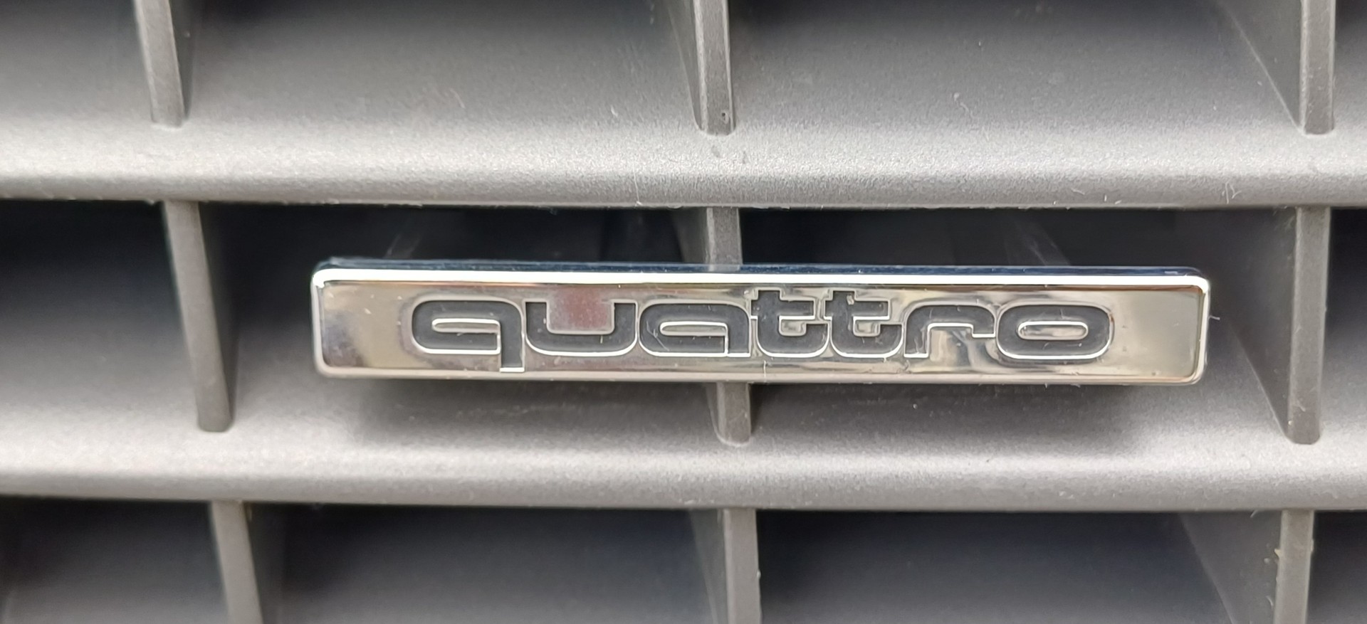 AUDI A3 Sportback 2.0 Turbo FSI Ambiente quattro-image-9