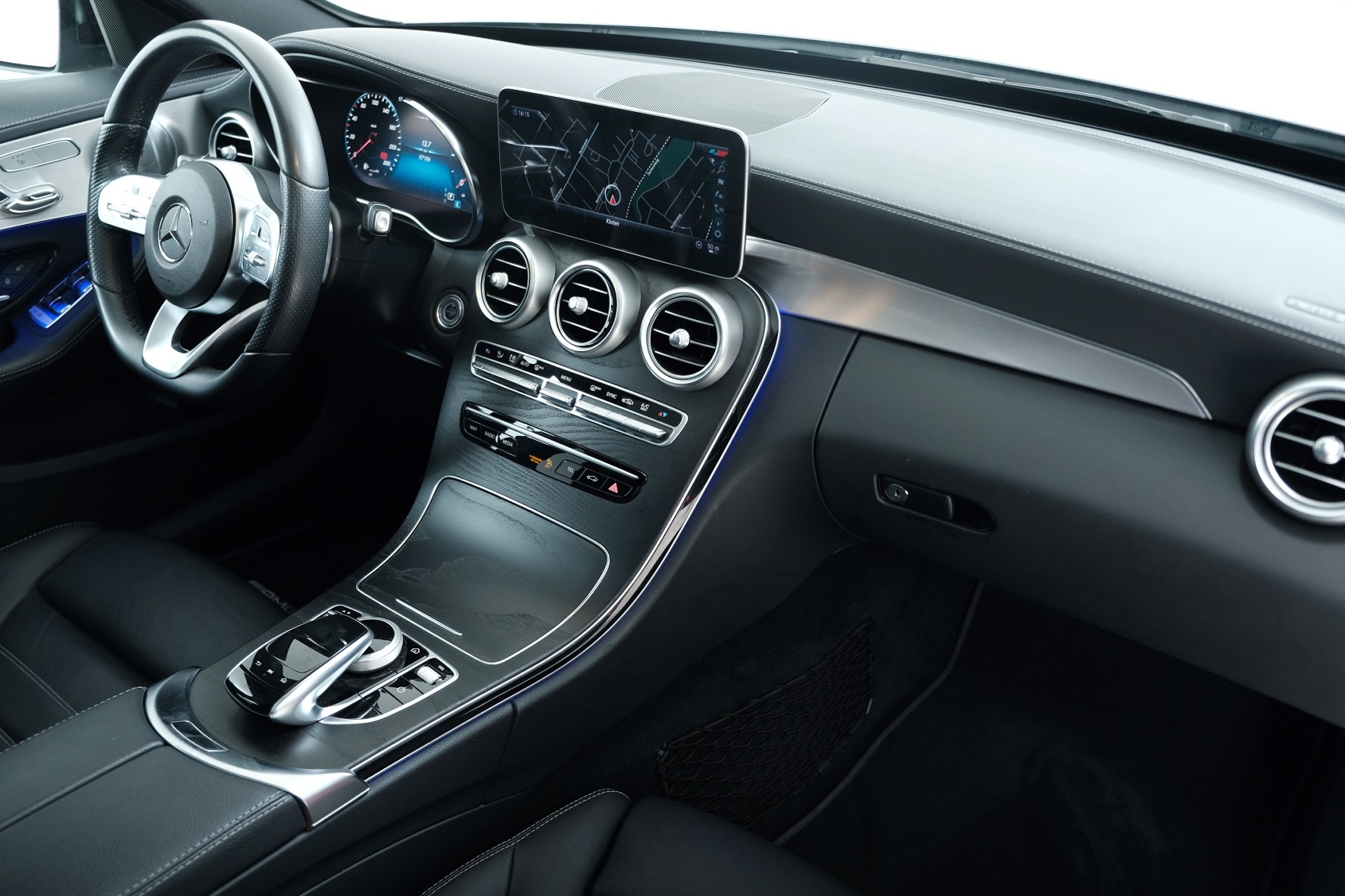 MERCEDES-BENZ C 220 d Swiss Star AMG Line 4M 9G-Tronic-image-5