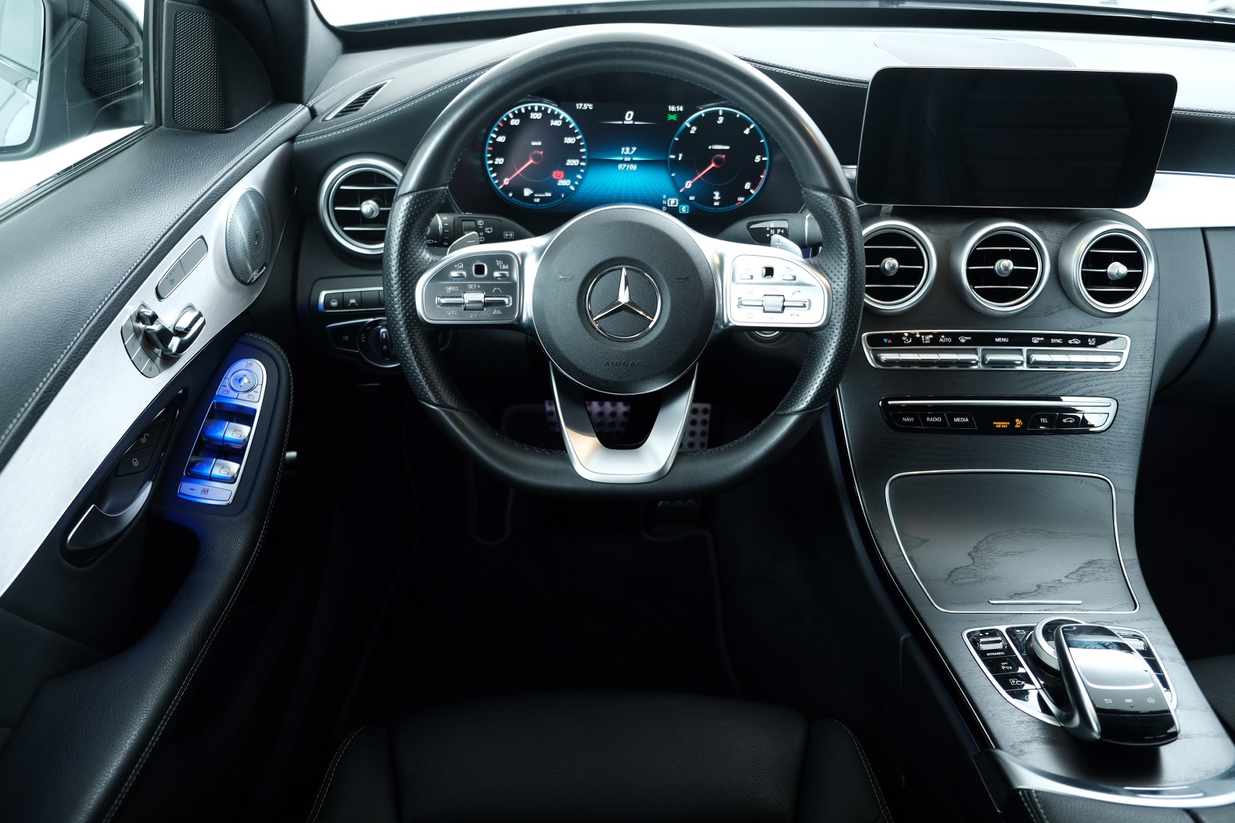 MERCEDES-BENZ C 220 d Swiss Star AMG Line 4M 9G-Tronic-image-6
