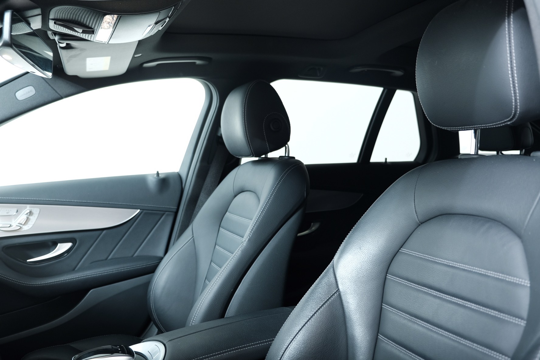 MERCEDES-BENZ C 220 d Swiss Star AMG Line 4M 9G-Tronic-image-9