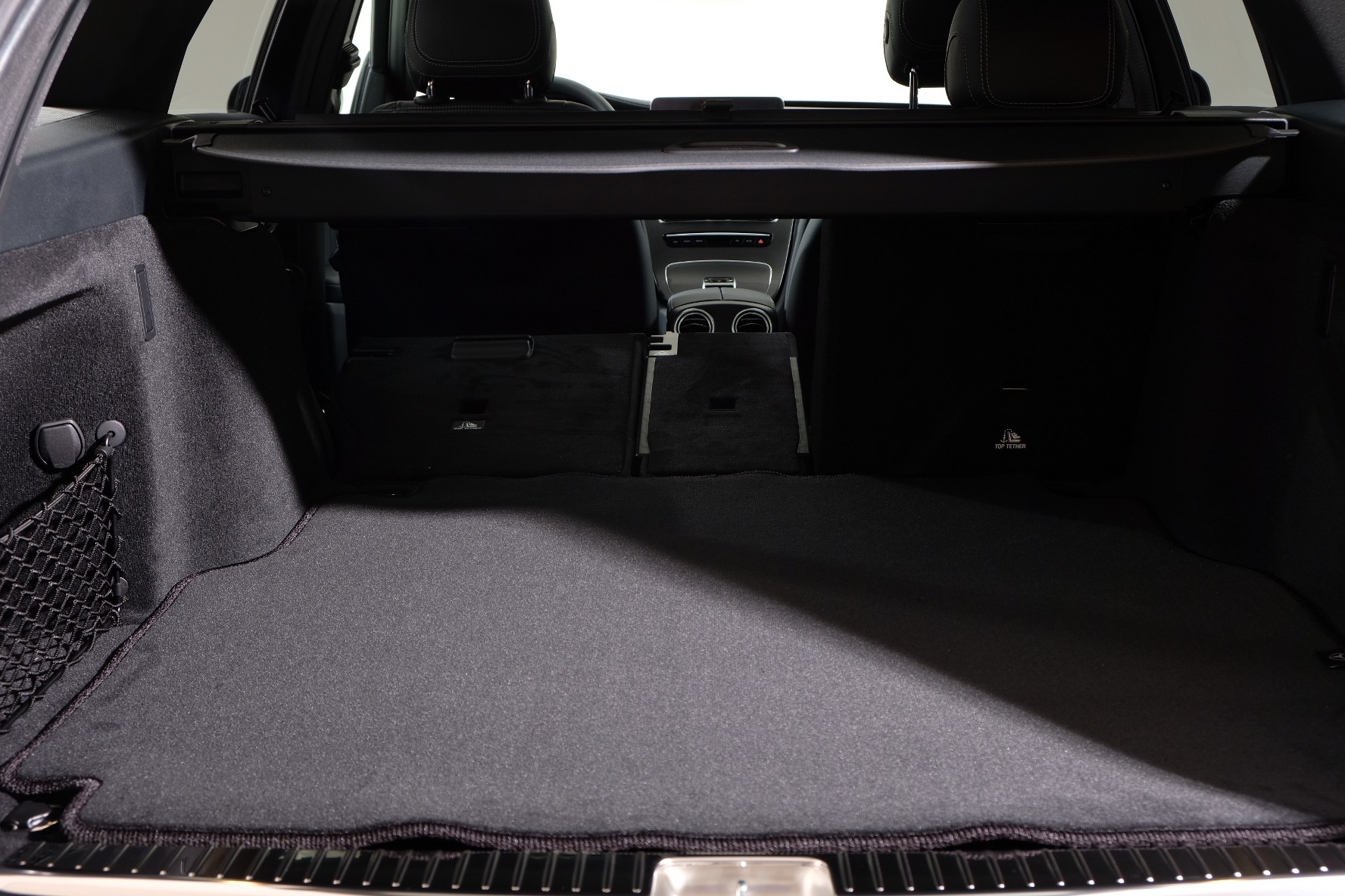 MERCEDES-BENZ C 220 d Swiss Star AMG Line 4M 9G-Tronic-image-12