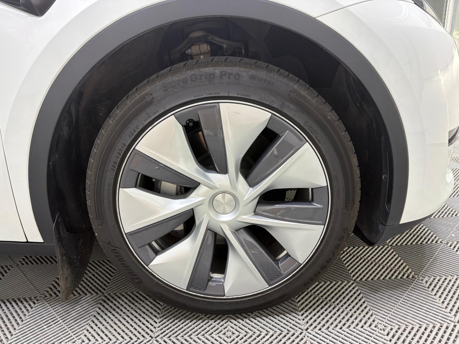 TESLA Model Y RWD-image-24