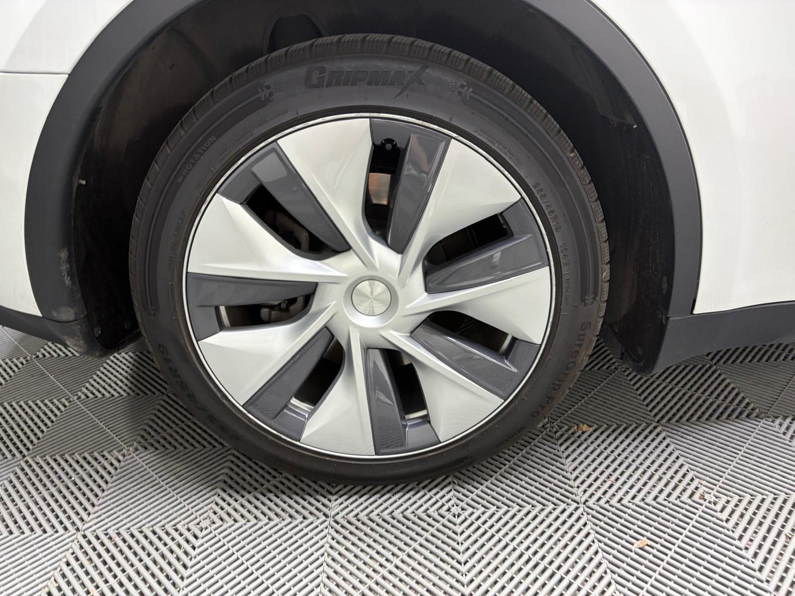 TESLA Model Y RWD-image-25