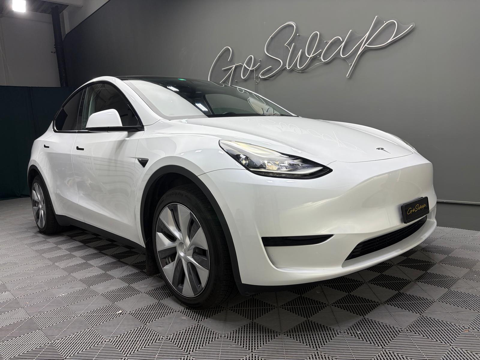 TESLA Model Y RWD-showroom-element-1