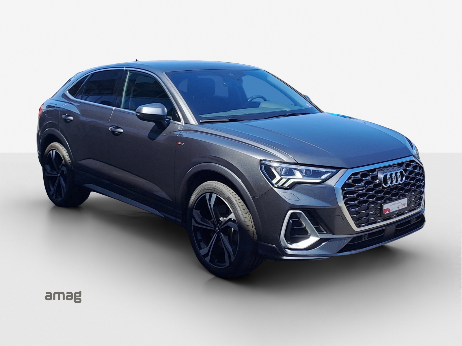 AUDI Q3 Sportback 40 TFSI S line quattro S-tronic-image-5