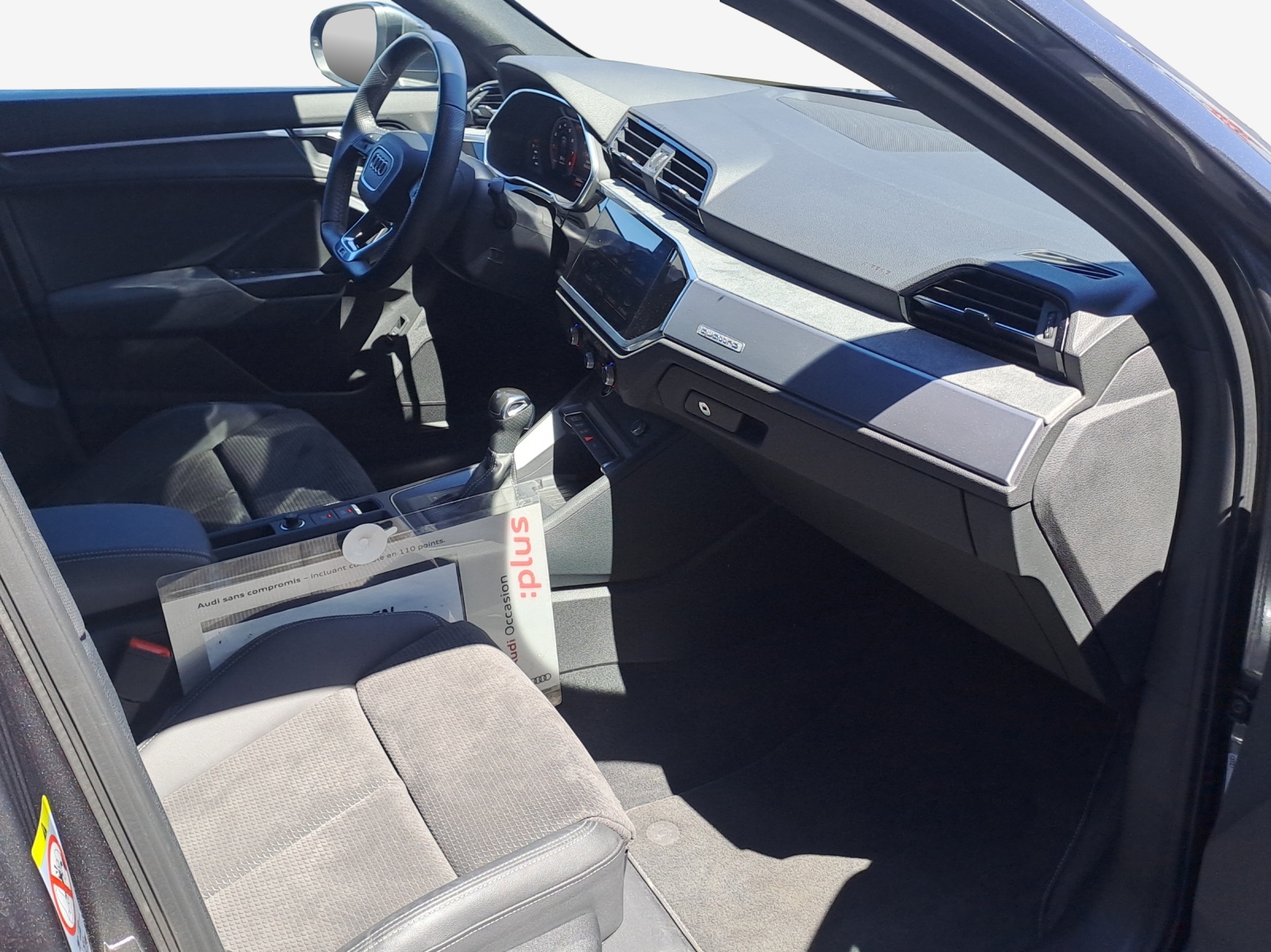 AUDI Q3 Sportback 40 TFSI S line quattro S-tronic-image-13
