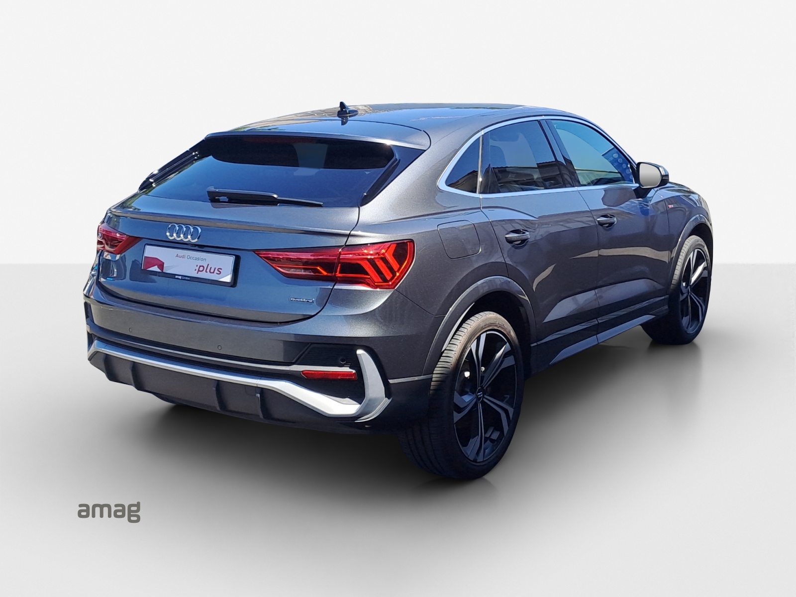 AUDI Q3 Sportback 40 TFSI S line quattro S-tronic-image-4
