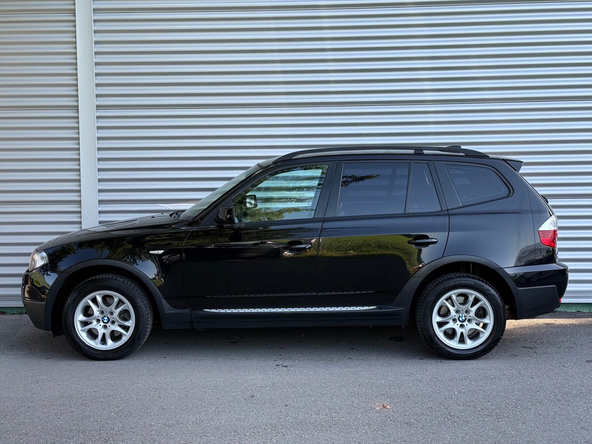 BMW X3 xDrive 25i (2.5si)-image-1