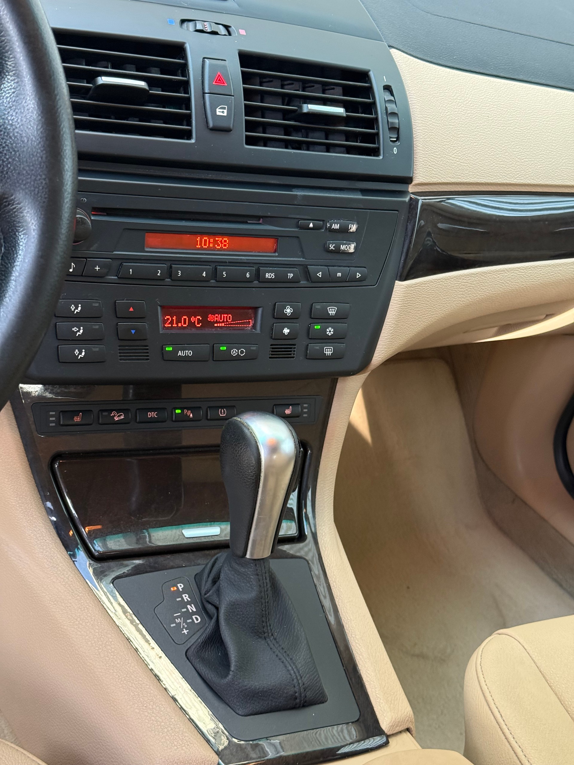 BMW X3 xDrive 25i (2.5si)-image-9