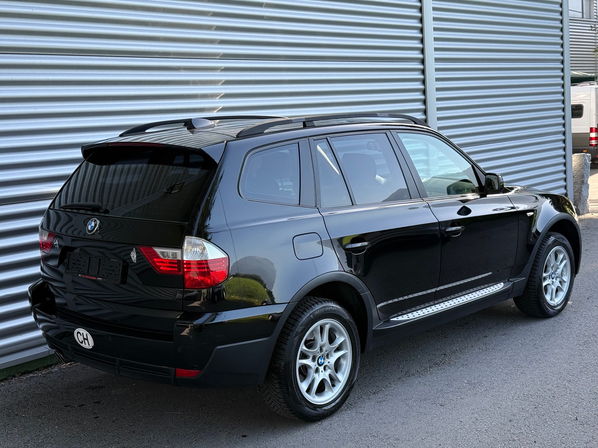 BMW X3 xDrive 25i (2.5si)-image-5