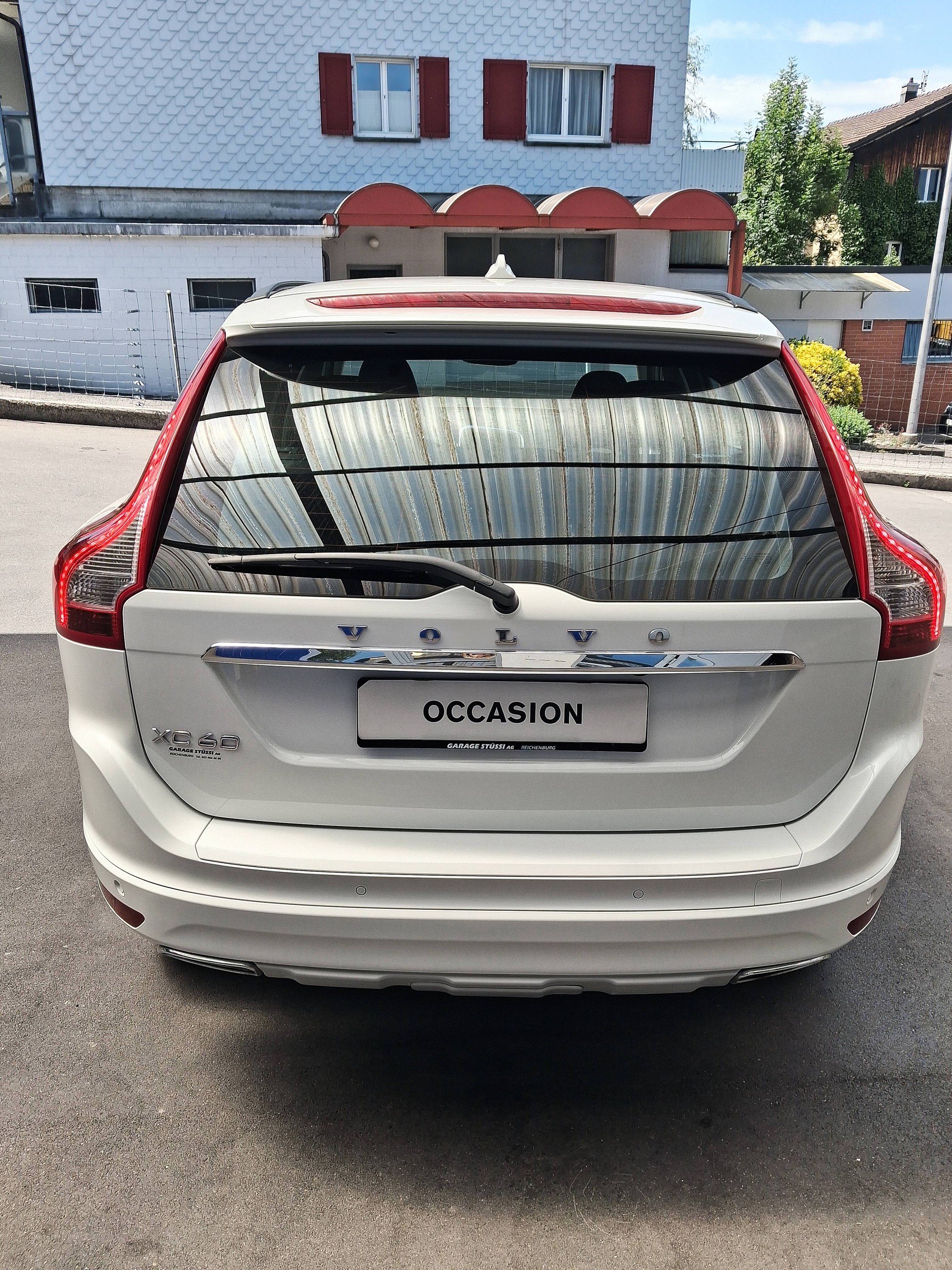 VOLVO XC60 D4 AWD Kinetic-image-4