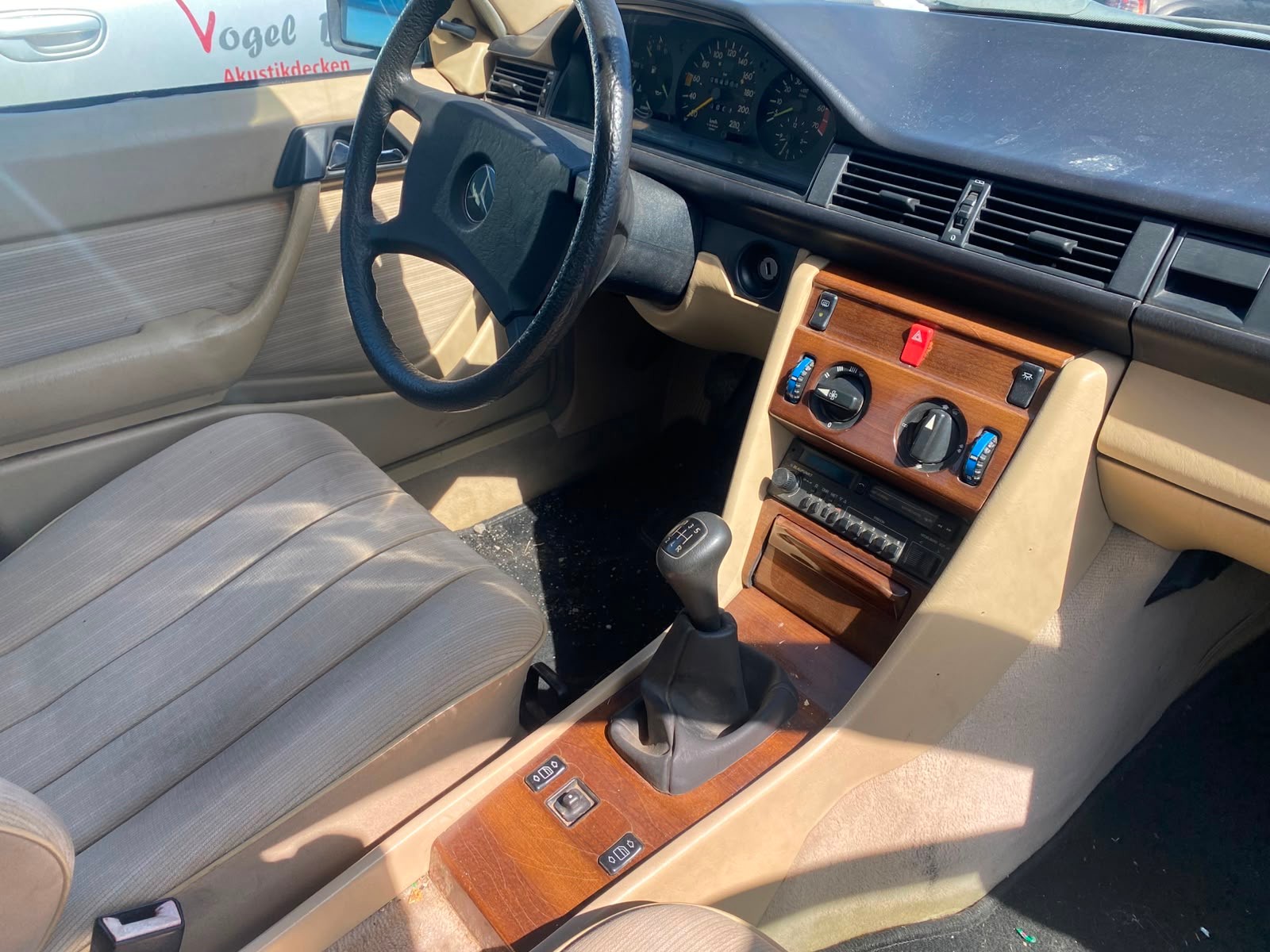 MERCEDES-BENZ 230 E-image-10