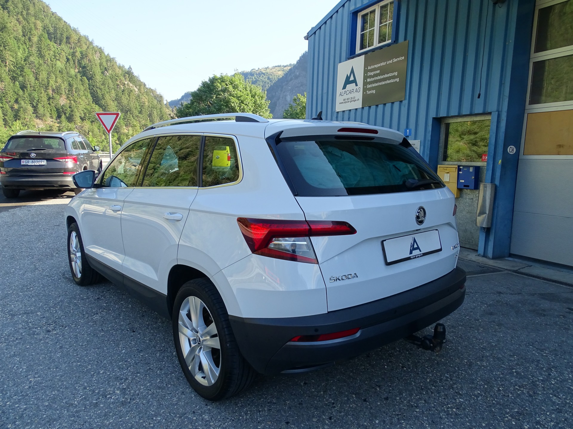 SKODA Karoq 2.0 TDI CR Ambition 4x4-image-3