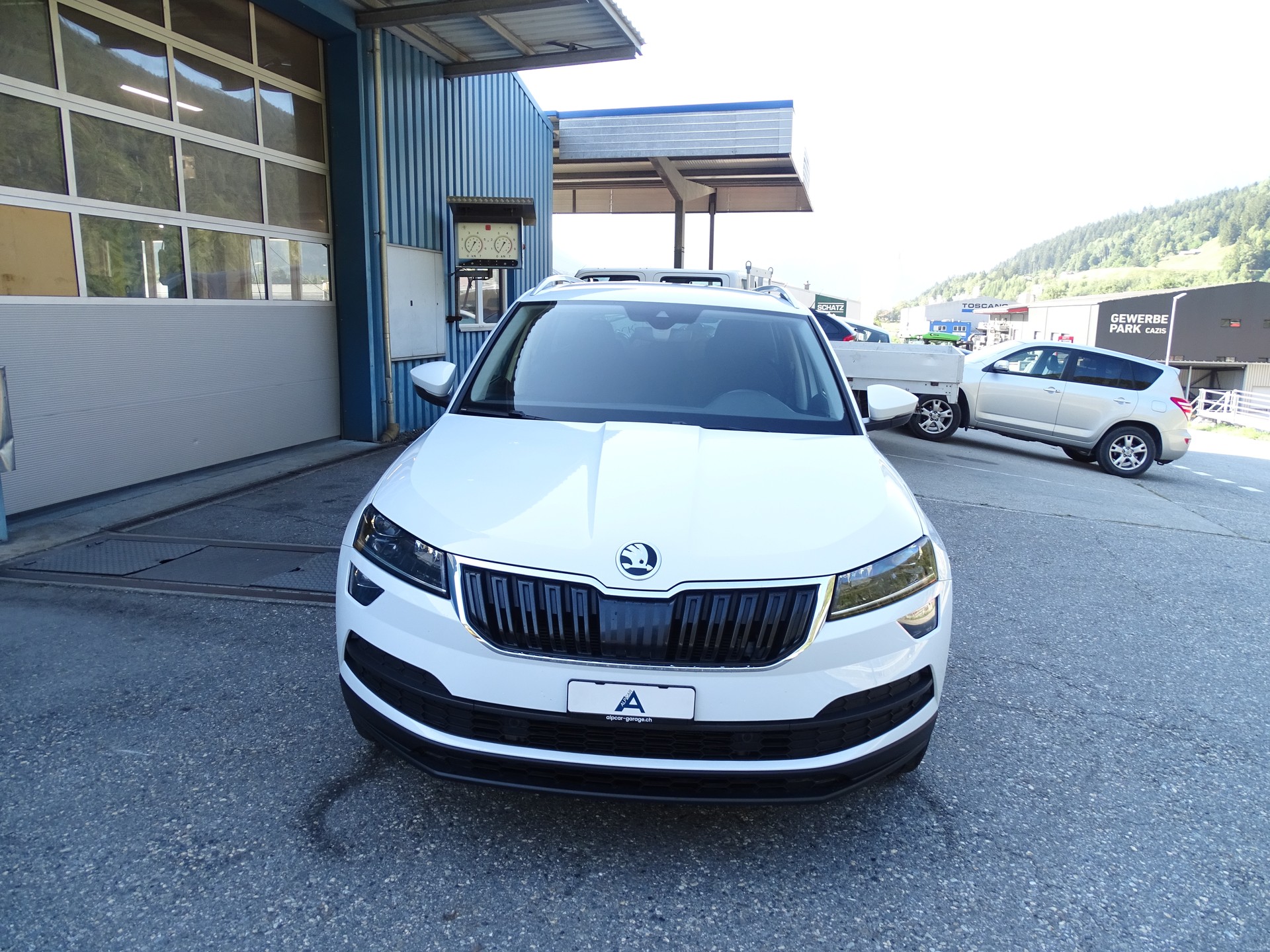 SKODA Karoq 2.0 TDI CR Ambition 4x4-image-1