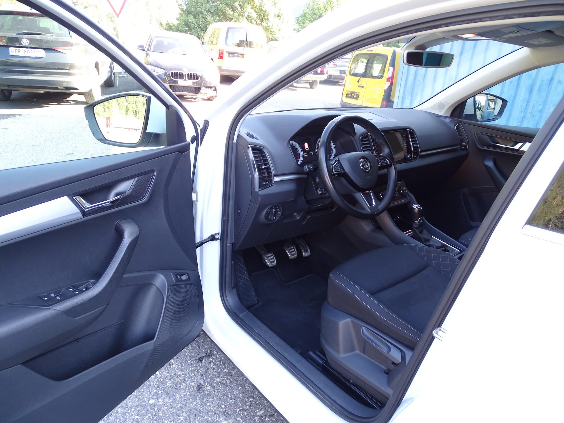 SKODA Karoq 2.0 TDI CR Ambition 4x4-image-8