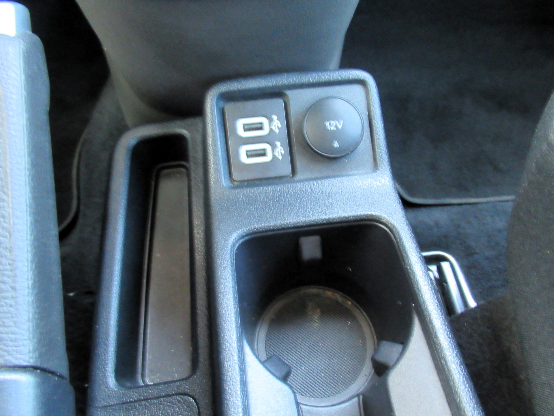 FORD Grand Tourneo Connect 1.5 EcoBlue Trend Automat-image-11