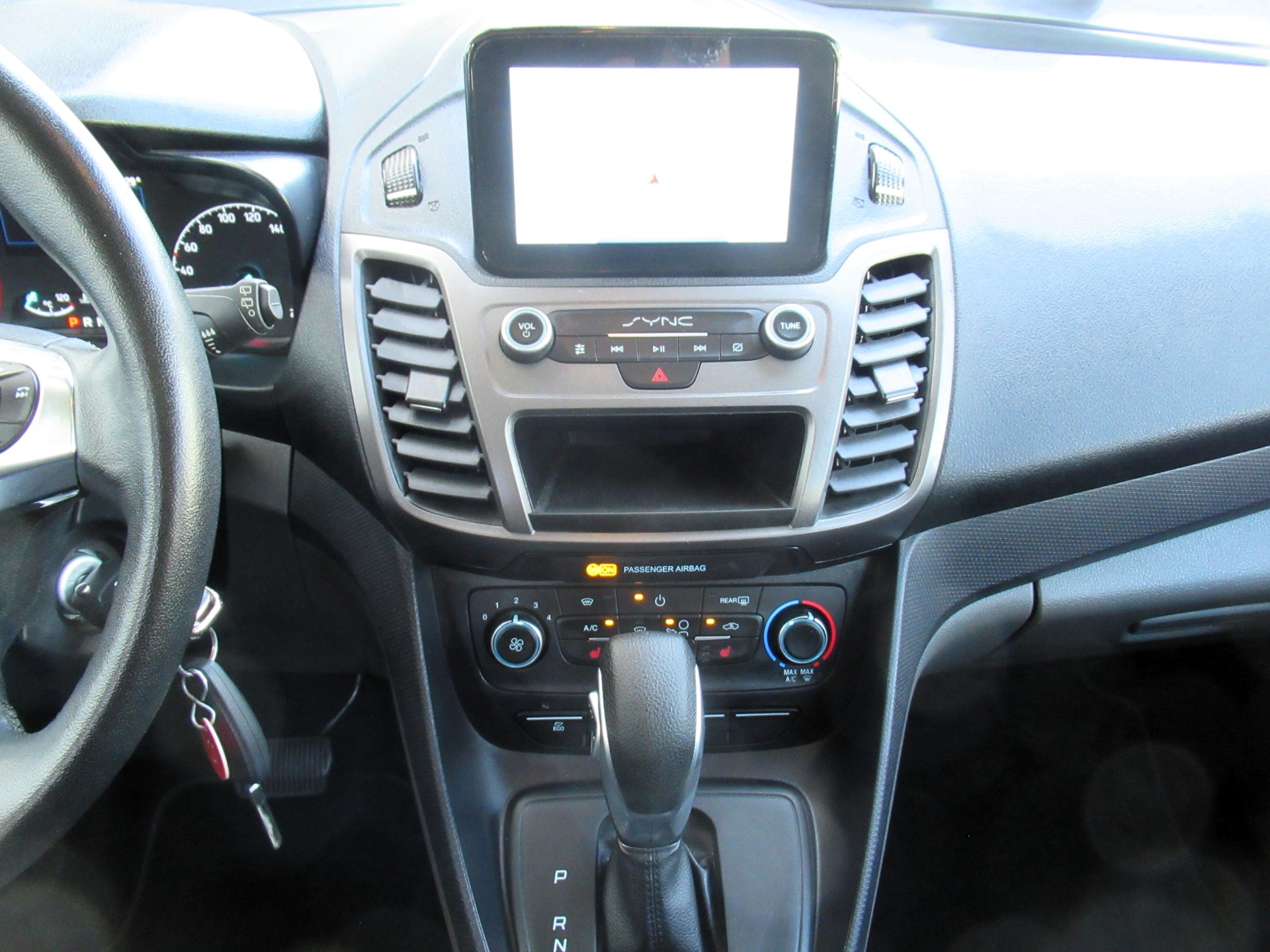 FORD Grand Tourneo Connect 1.5 EcoBlue Trend Automat-image-10
