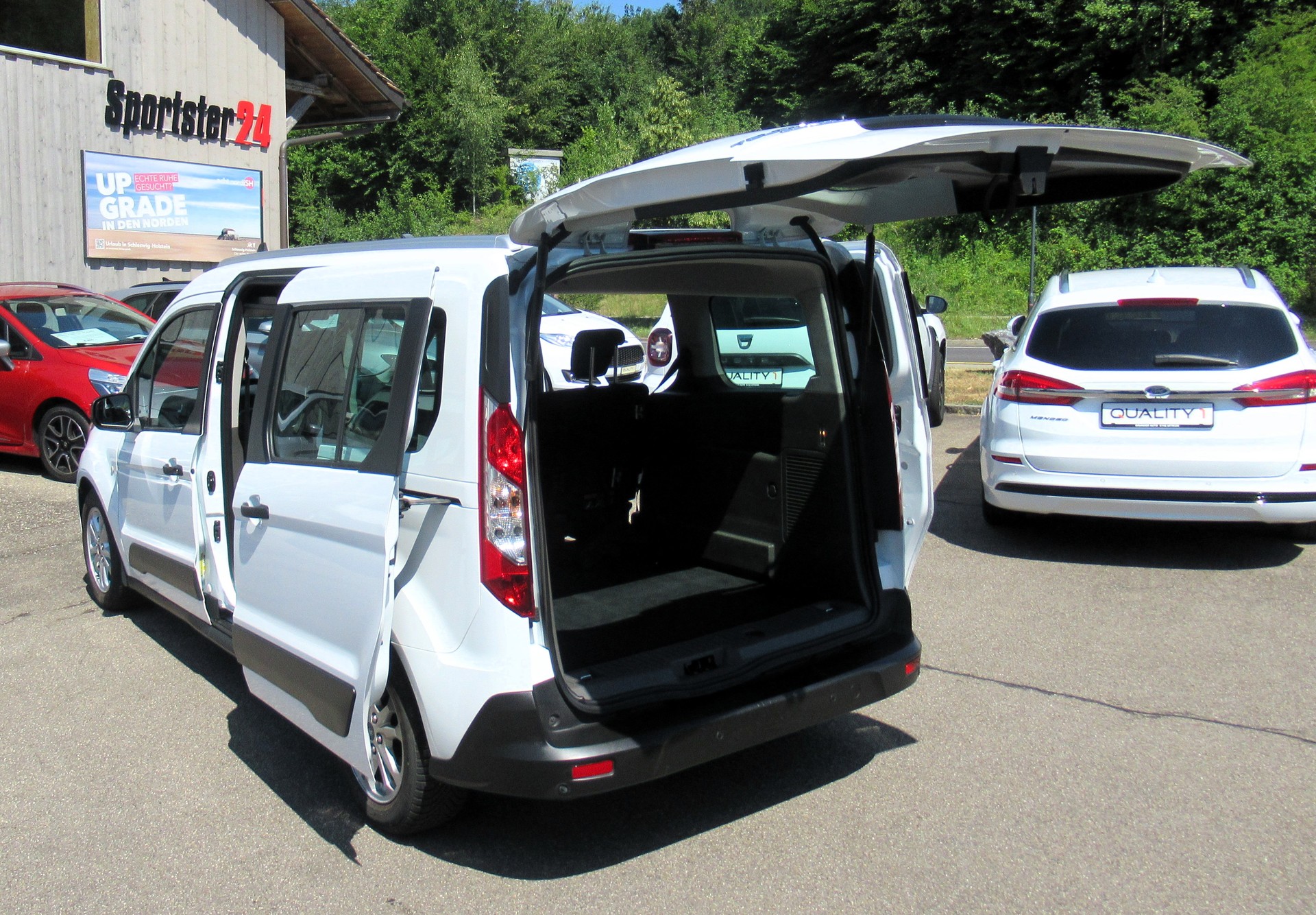 FORD Grand Tourneo Connect 1.5 EcoBlue Trend Automat-image-3