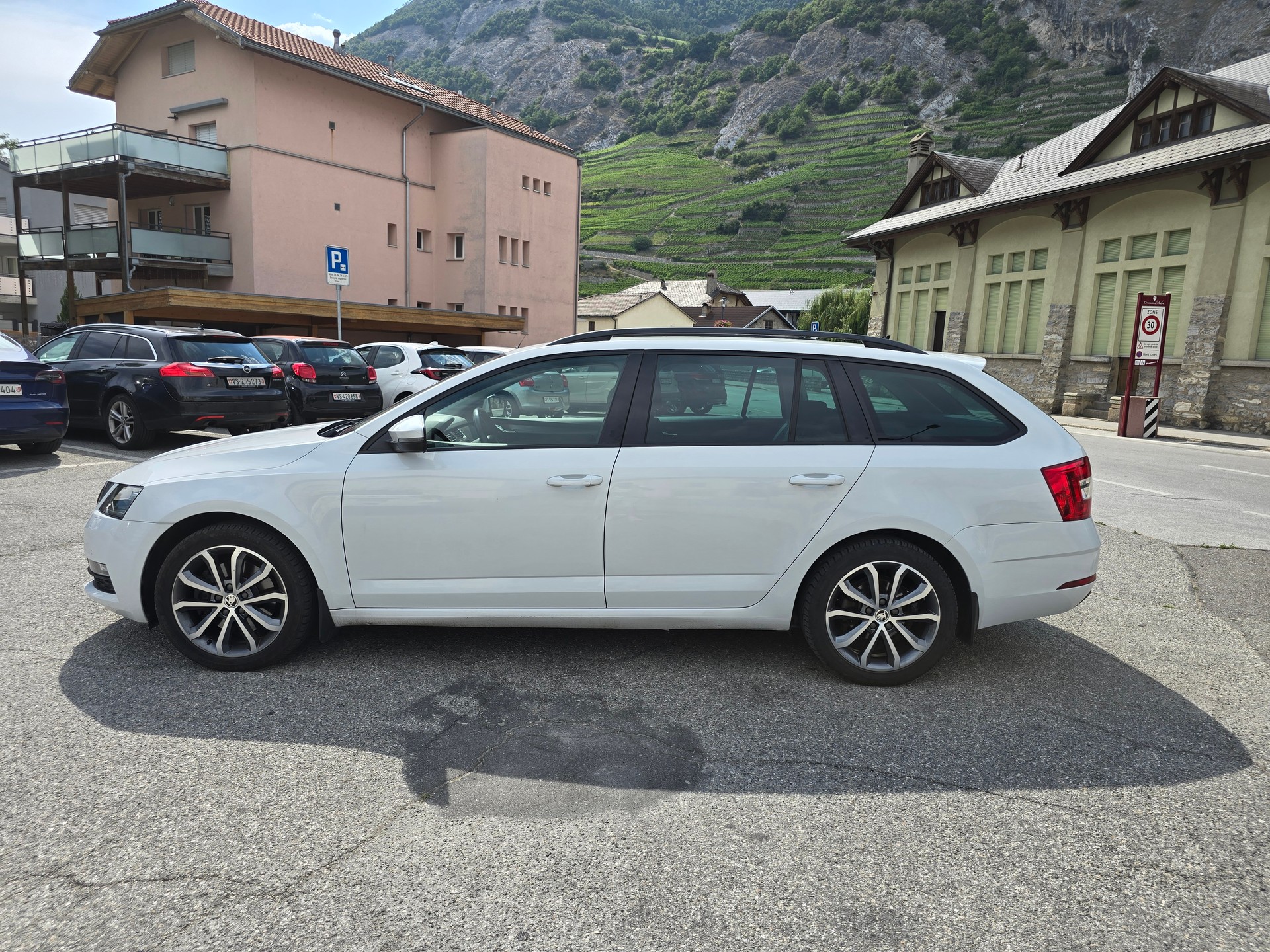 SKODA Octavia Combi 2.0 TSI Soleil 4x4 DSG-image-2