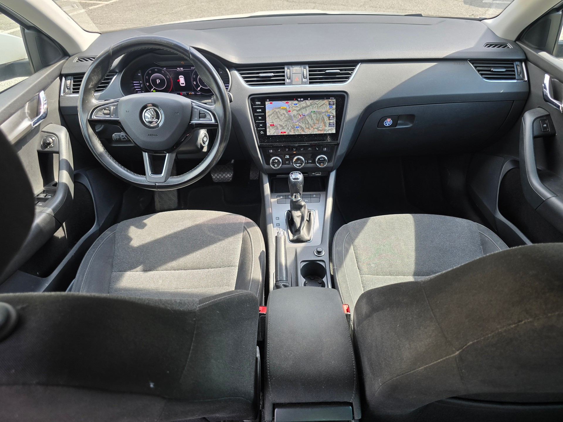 SKODA Octavia Combi 2.0 TSI Soleil 4x4 DSG-image-13