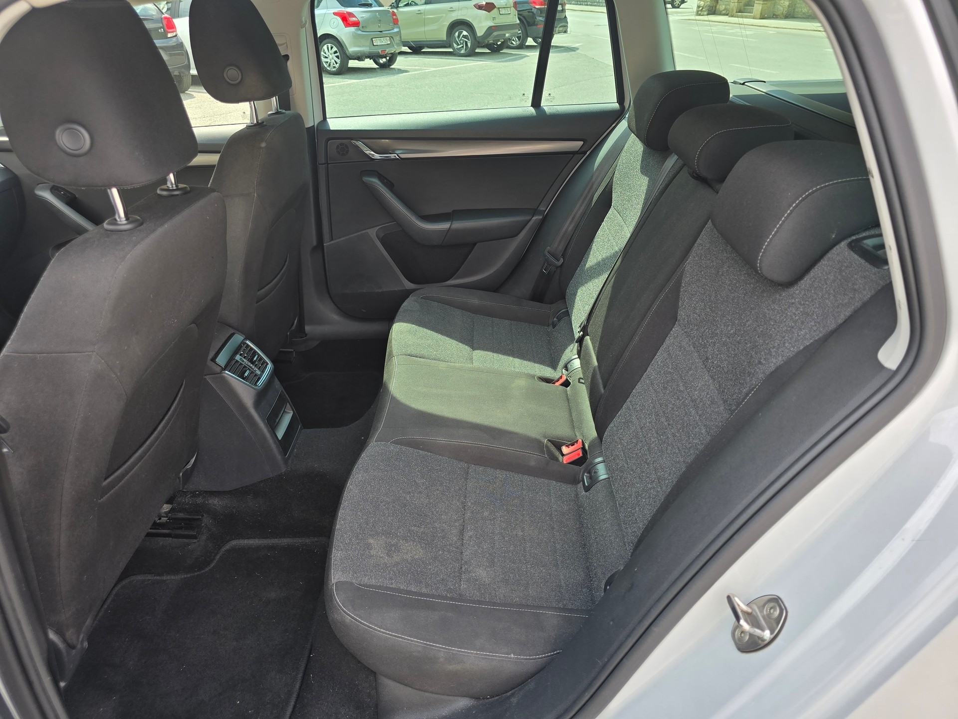 SKODA Octavia Combi 2.0 TSI Soleil 4x4 DSG-image-12