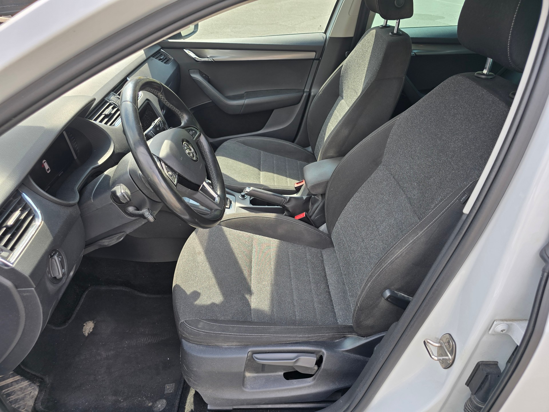 SKODA Octavia Combi 2.0 TSI Soleil 4x4 DSG-image-10