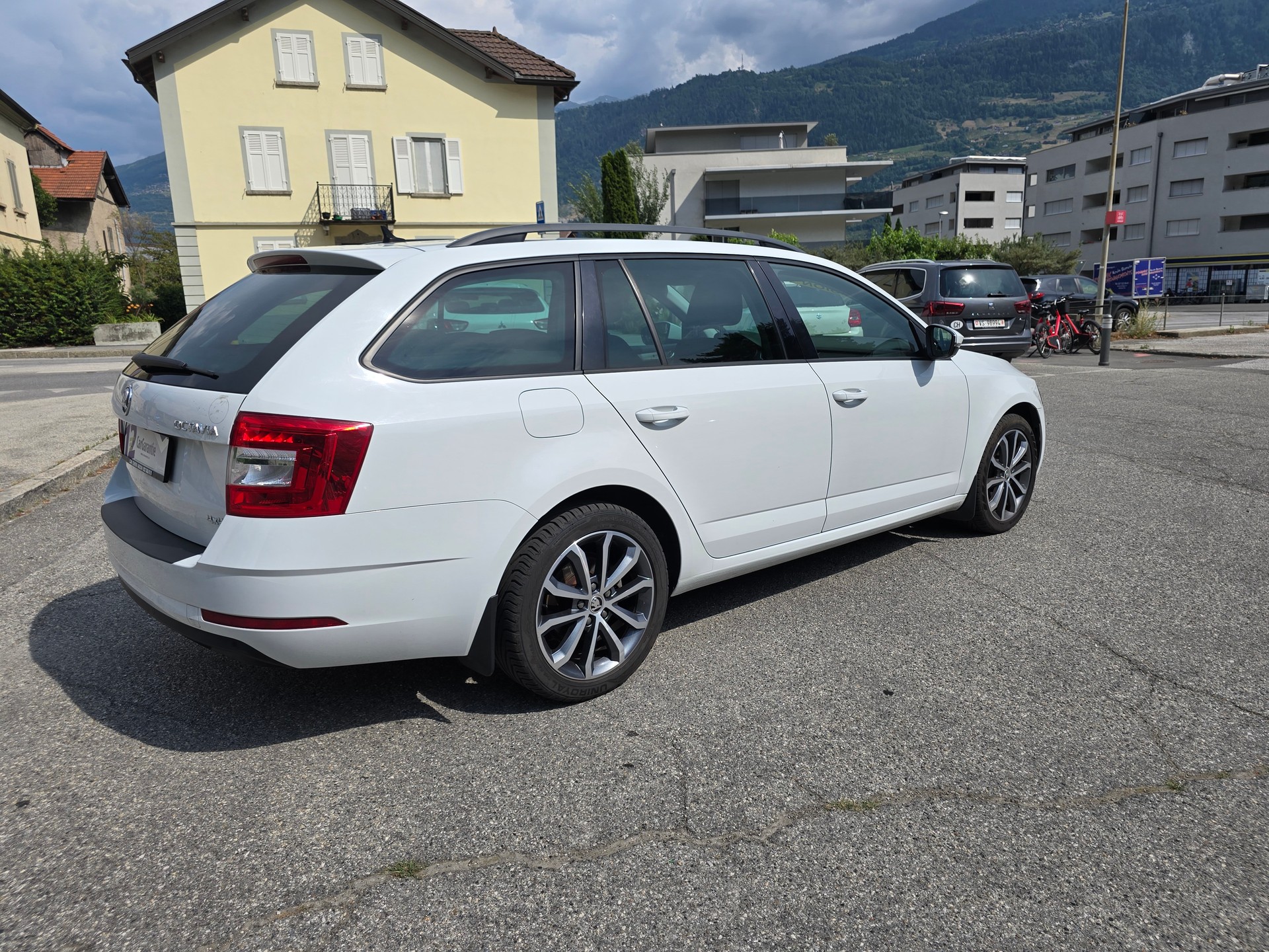 SKODA Octavia Combi 2.0 TSI Soleil 4x4 DSG-image-6