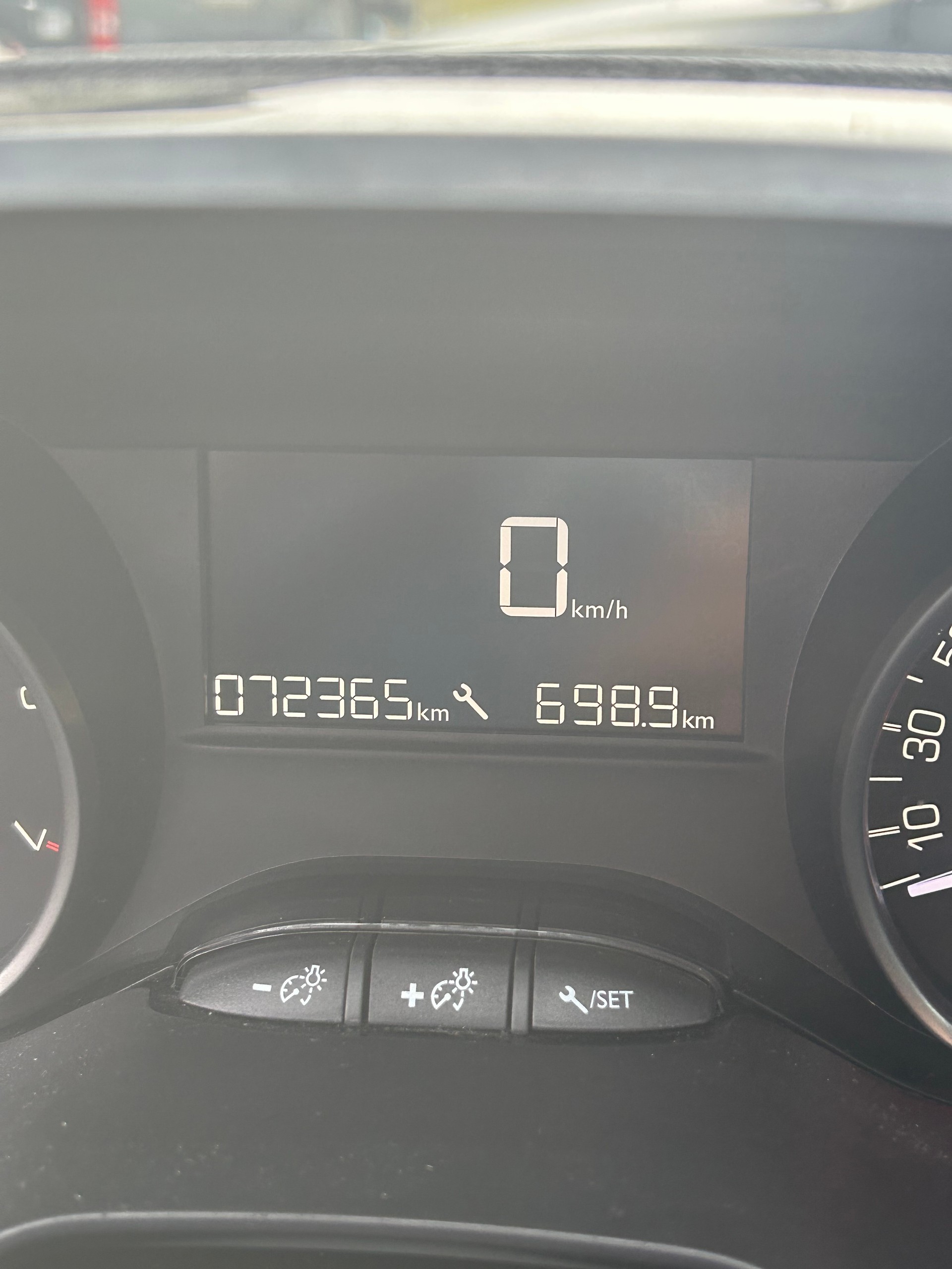 PEUGEOT 2008 1.2 PureTech Style-image-5
