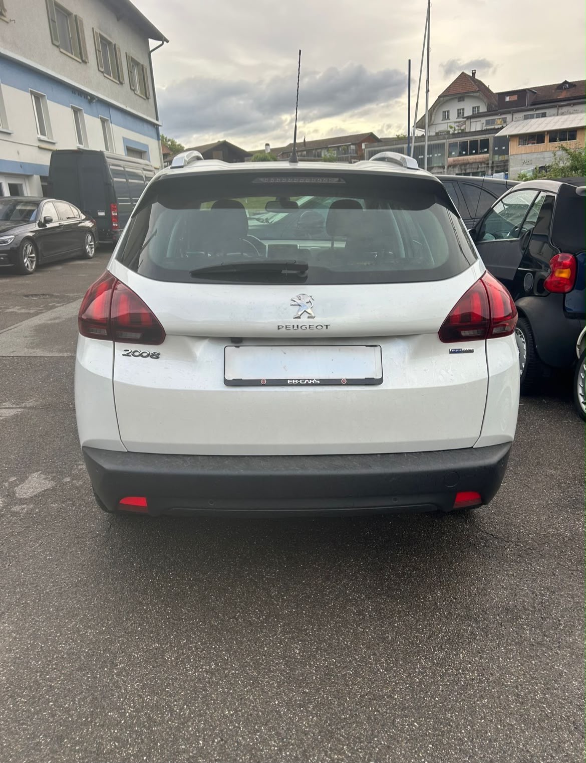 PEUGEOT 2008 1.2 PureTech Style-image-2