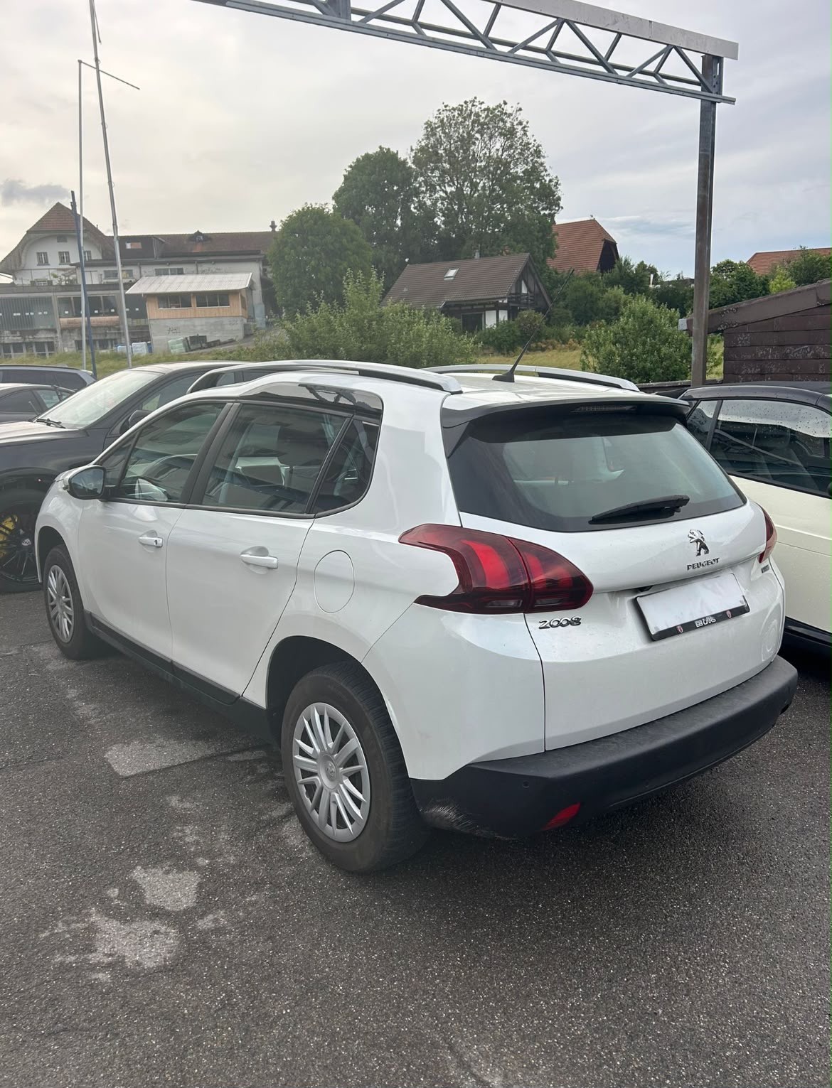 PEUGEOT 2008 1.2 PureTech Style-image-1