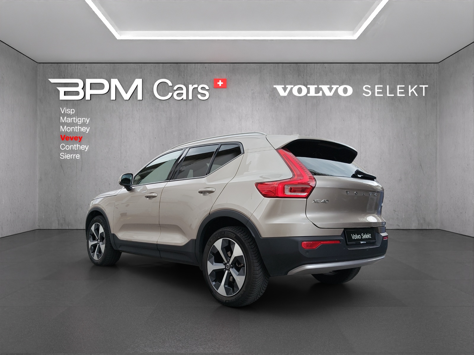 VOLVO XC40 T2 XCITE Geartronic-showroom-element-2