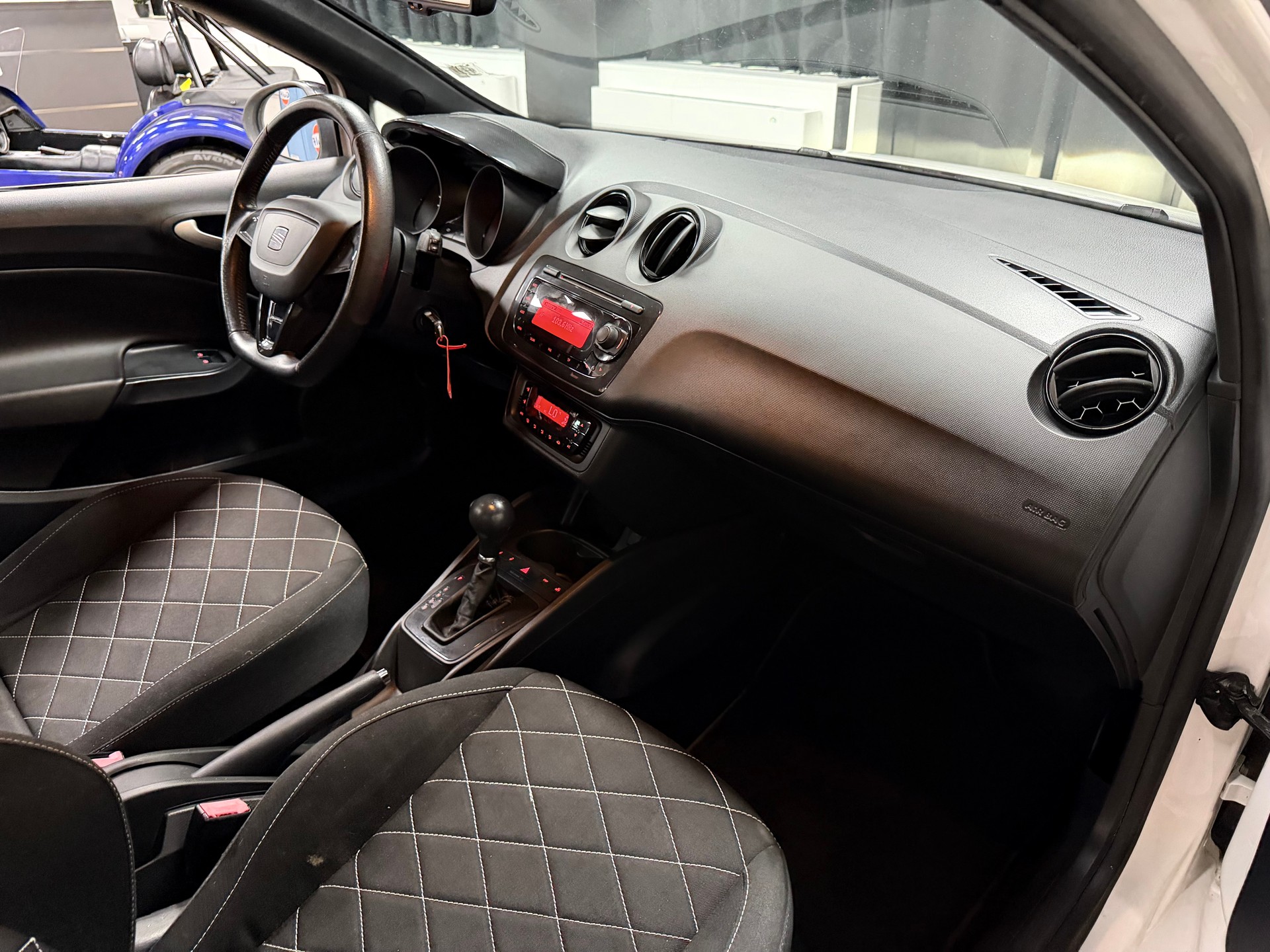 SEAT Ibiza SC 1.4 TSI Cupra DSG-image-18