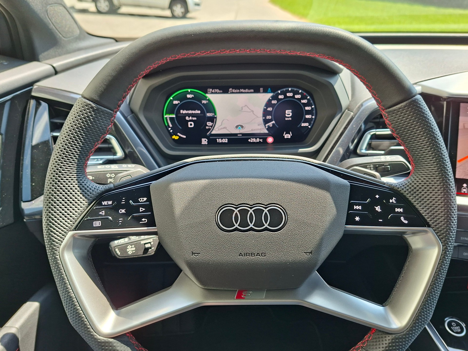 AUDI Q4 e-tron 45 Edition Swiss Ski quattro *inkl. Winterkomplettrad + Garantie*-image-9