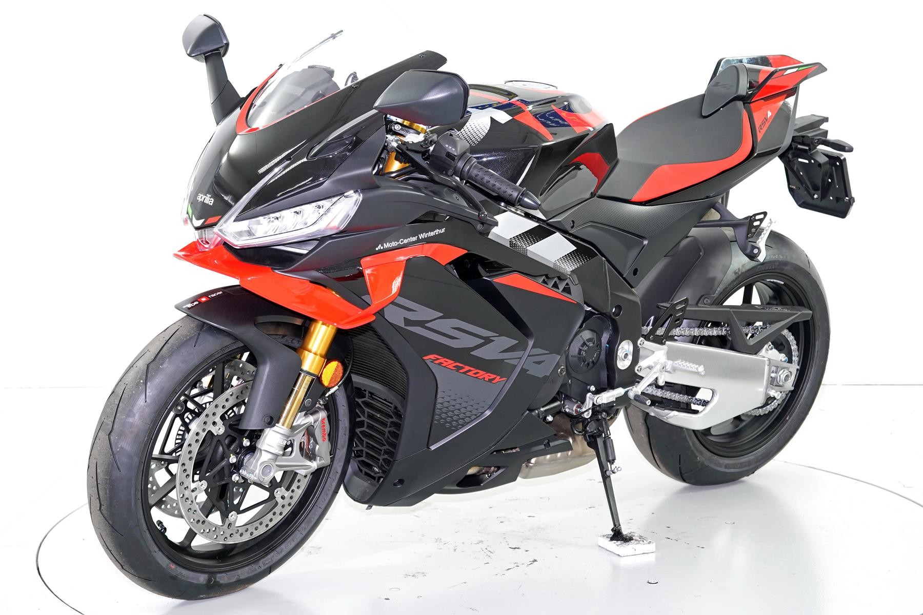 APRILIA RSV4 1100 Factory E5+ ABS-showroom-element-2