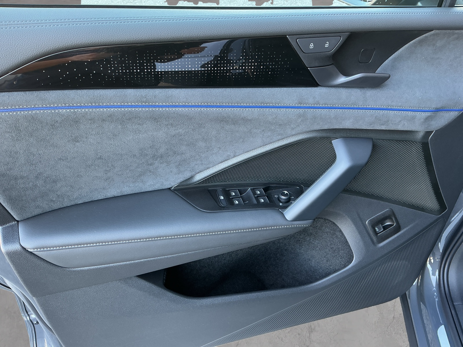 VW Tiguan 2.0 TSI DSG R-Line Plus 4Motion-image-7