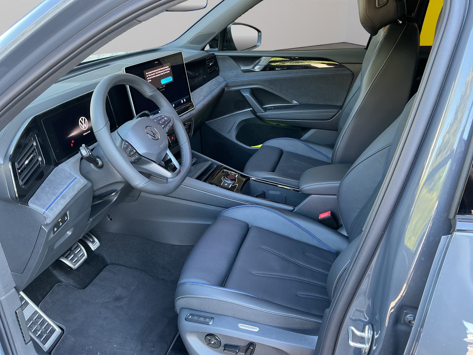VW Tiguan 2.0 TSI DSG R-Line Plus 4Motion-image-4