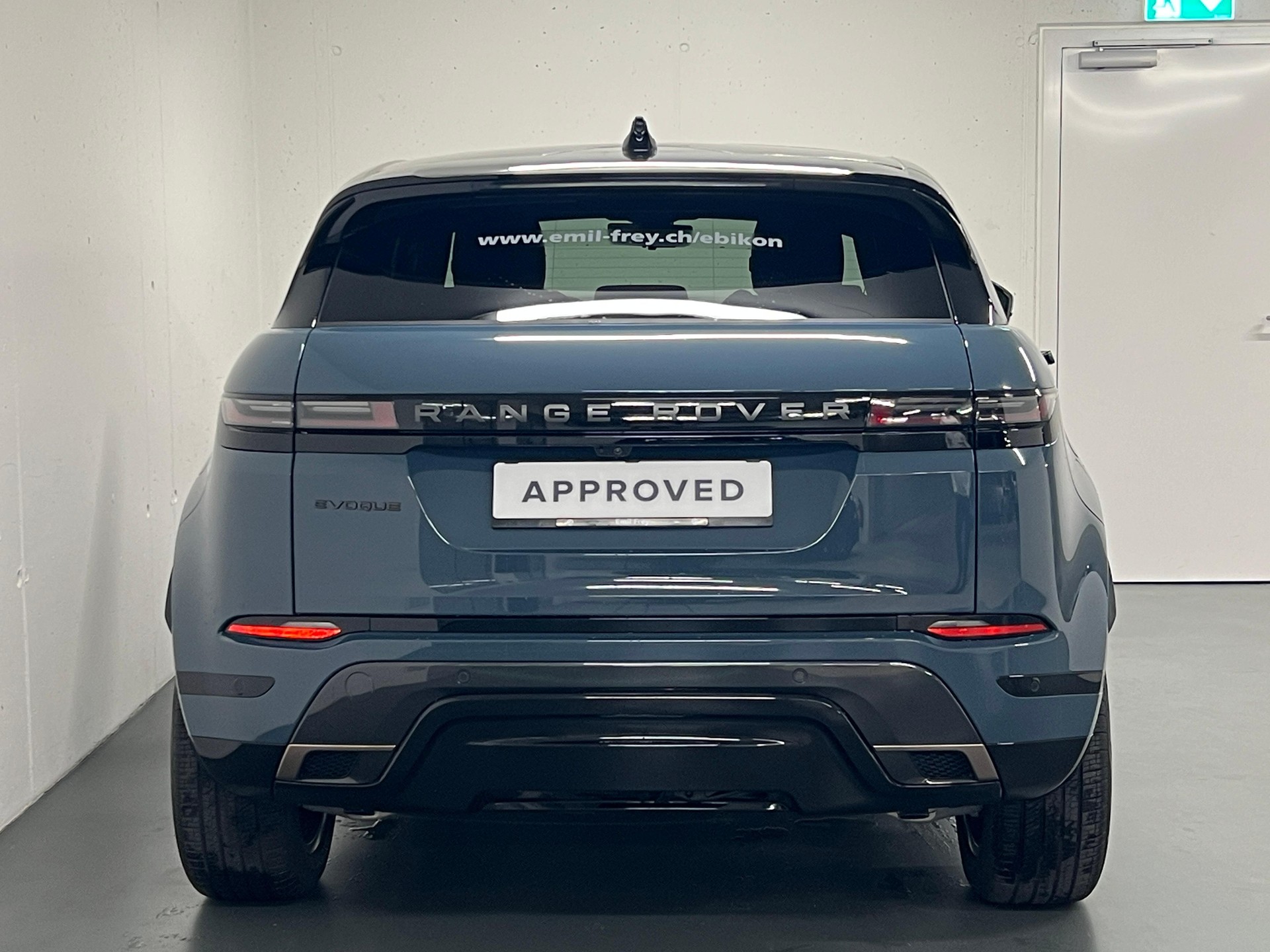LAND ROVER Range Rover Evoque 1.5 T 270e Dynamic SE-image-9