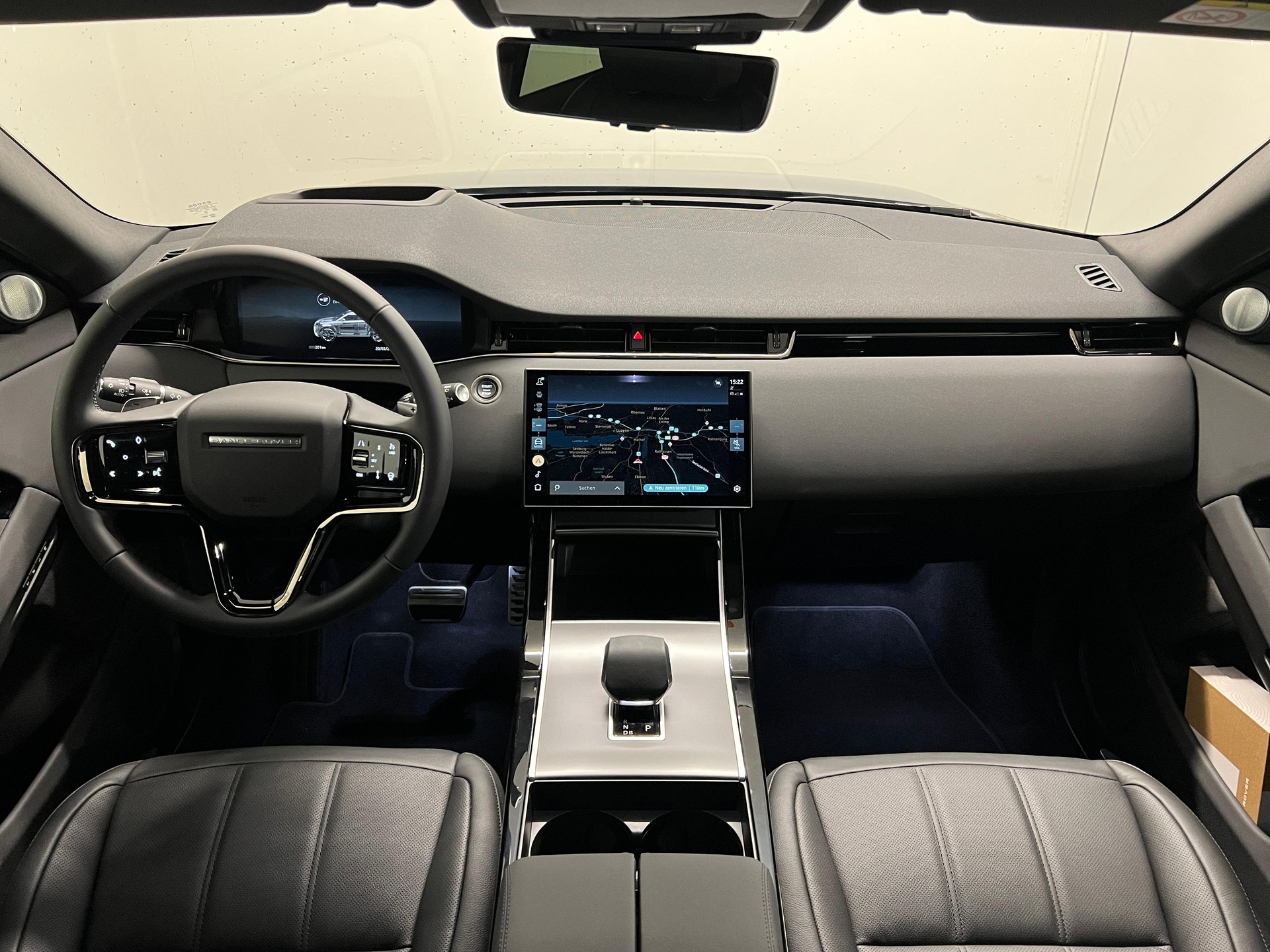 LAND ROVER Range Rover Evoque 1.5 T 270e Dynamic SE-image-5