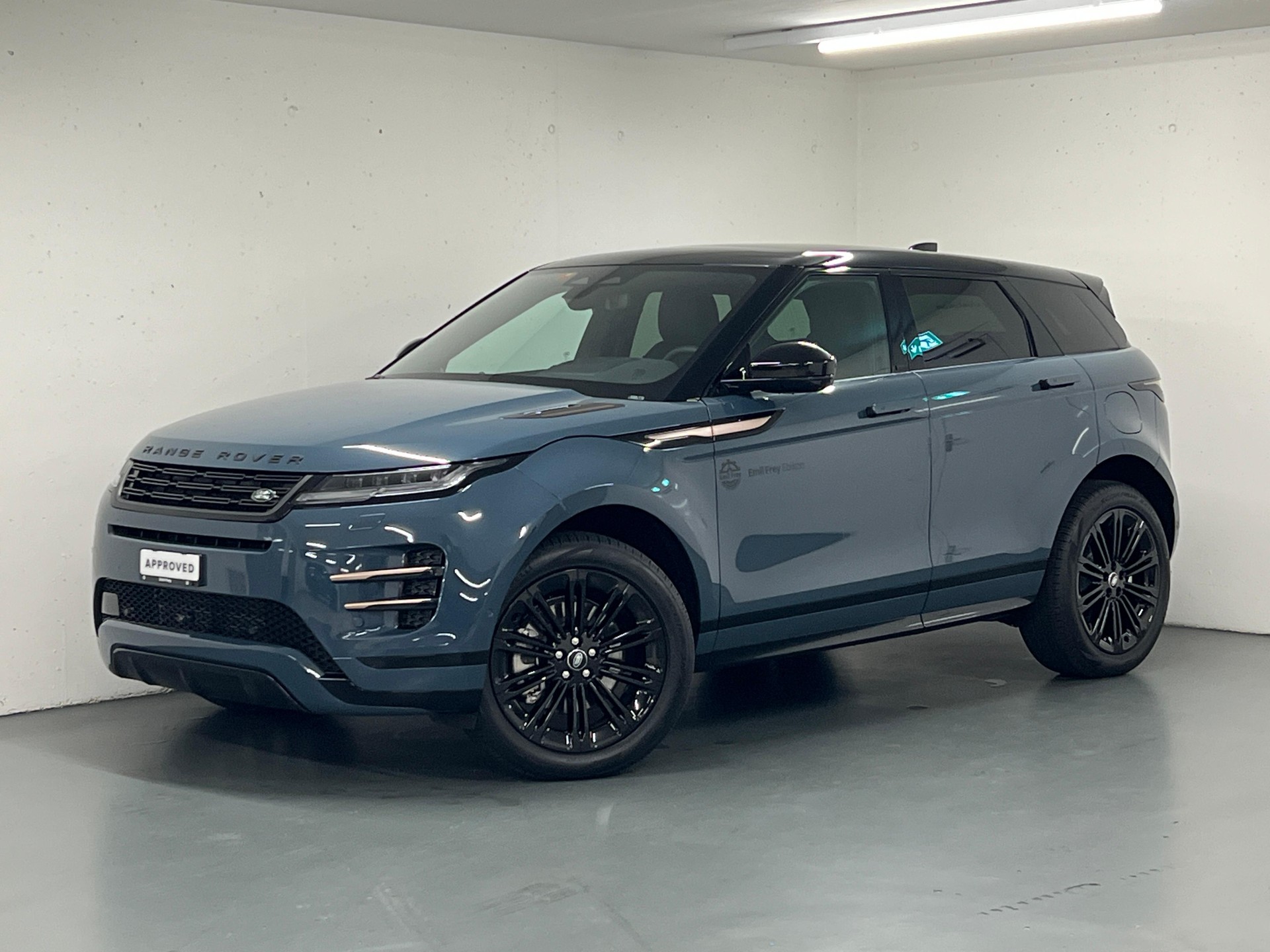 LAND ROVER Range Rover Evoque 1.5 T 270e Dynamic SE-image-12