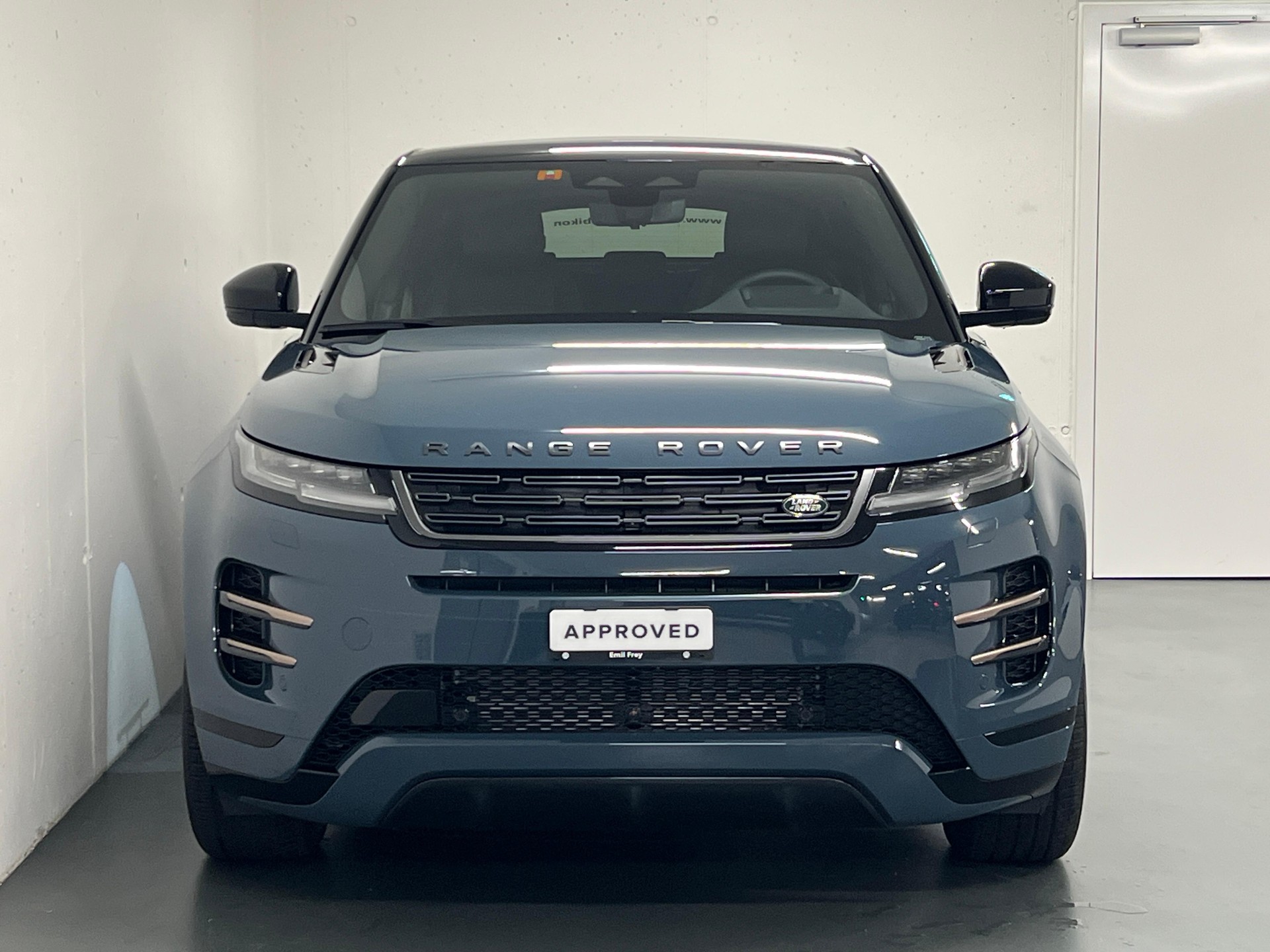 LAND ROVER Range Rover Evoque 1.5 T 270e Dynamic SE-image-8