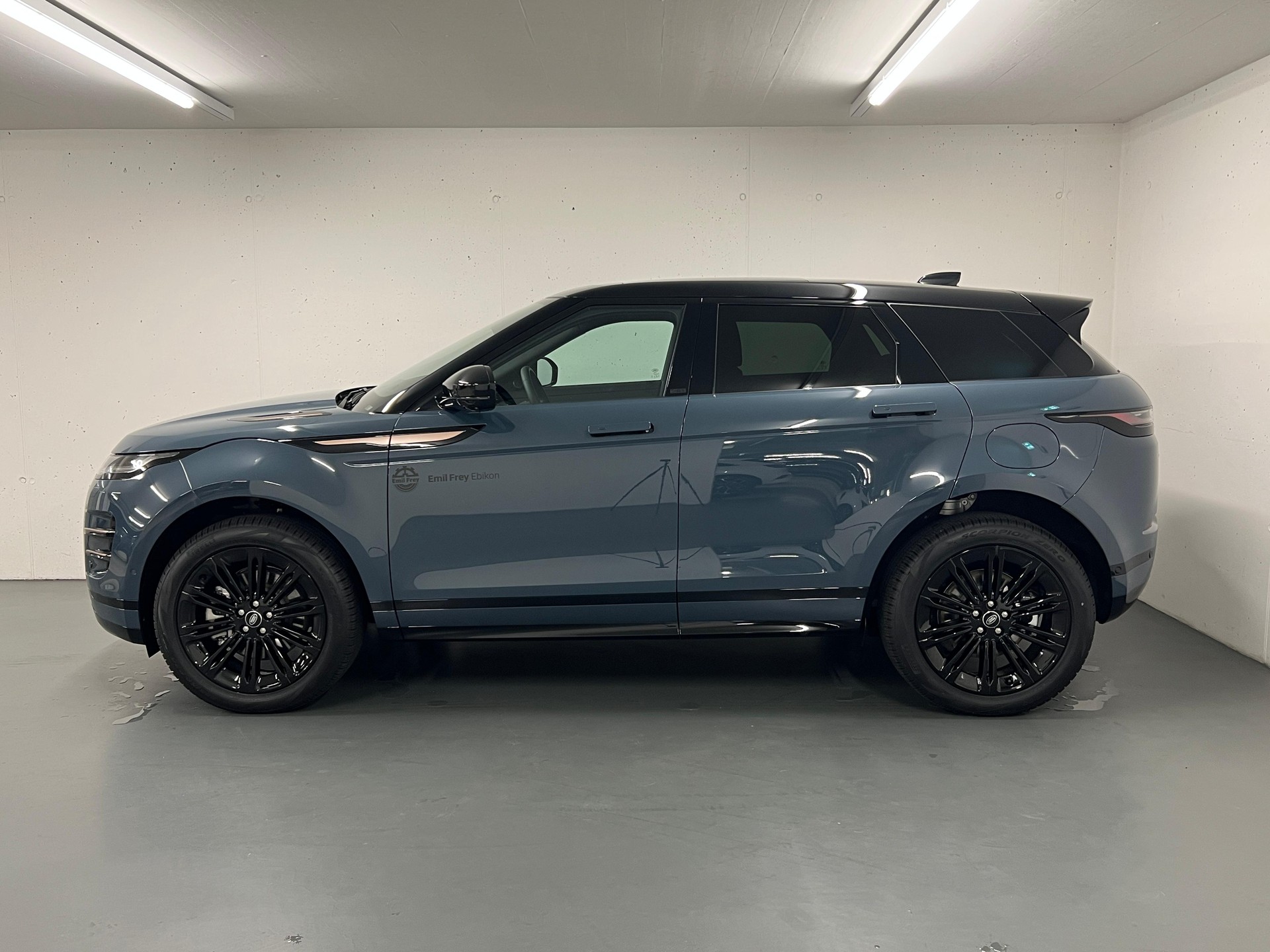 LAND ROVER Range Rover Evoque 1.5 T 270e Dynamic SE-image-3