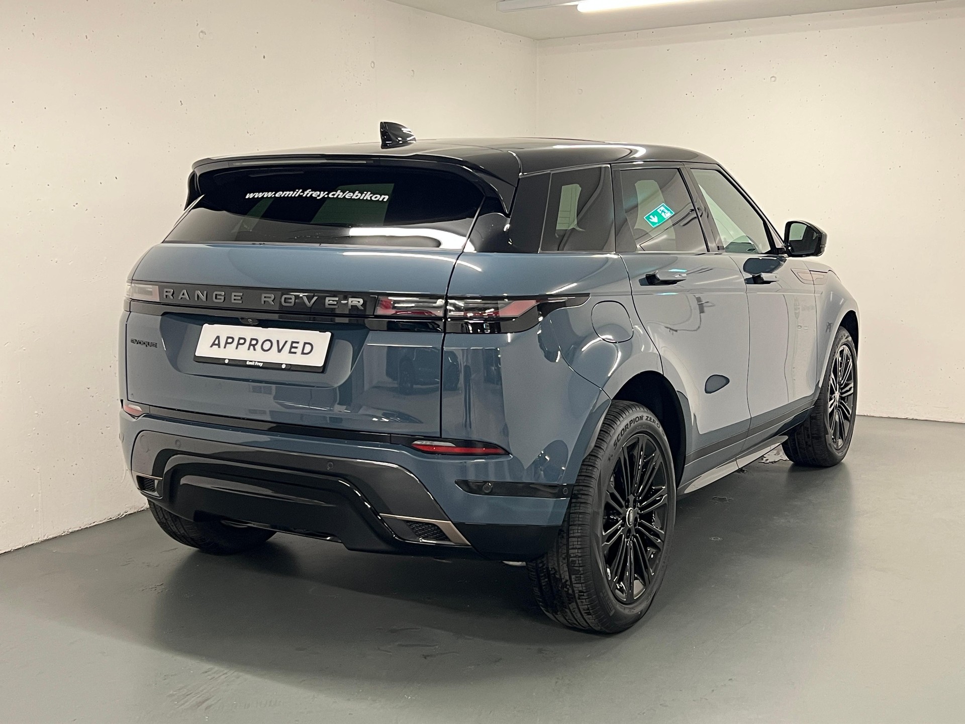 LAND ROVER Range Rover Evoque 1.5 T 270e Dynamic SE-image-1