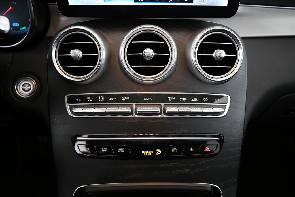 MERCEDES-BENZ GLC 200 AMG Line 4m-image-8