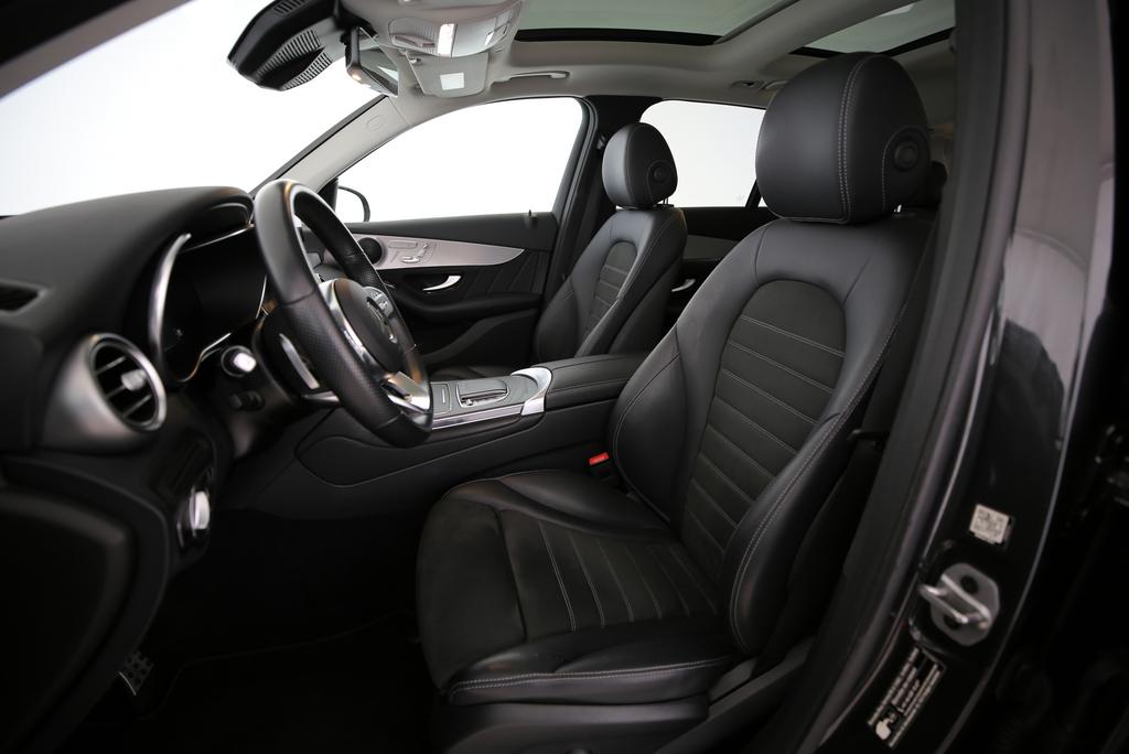 MERCEDES-BENZ GLC 200 AMG Line 4m-image-3