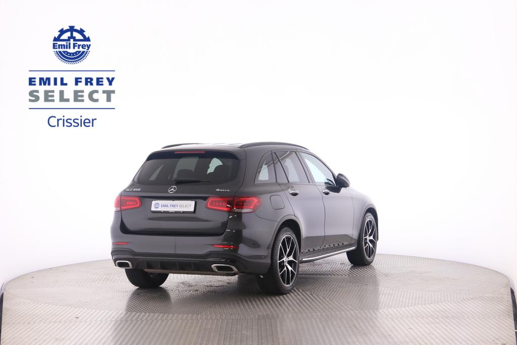 MERCEDES-BENZ GLC 200 AMG Line 4m-image-1