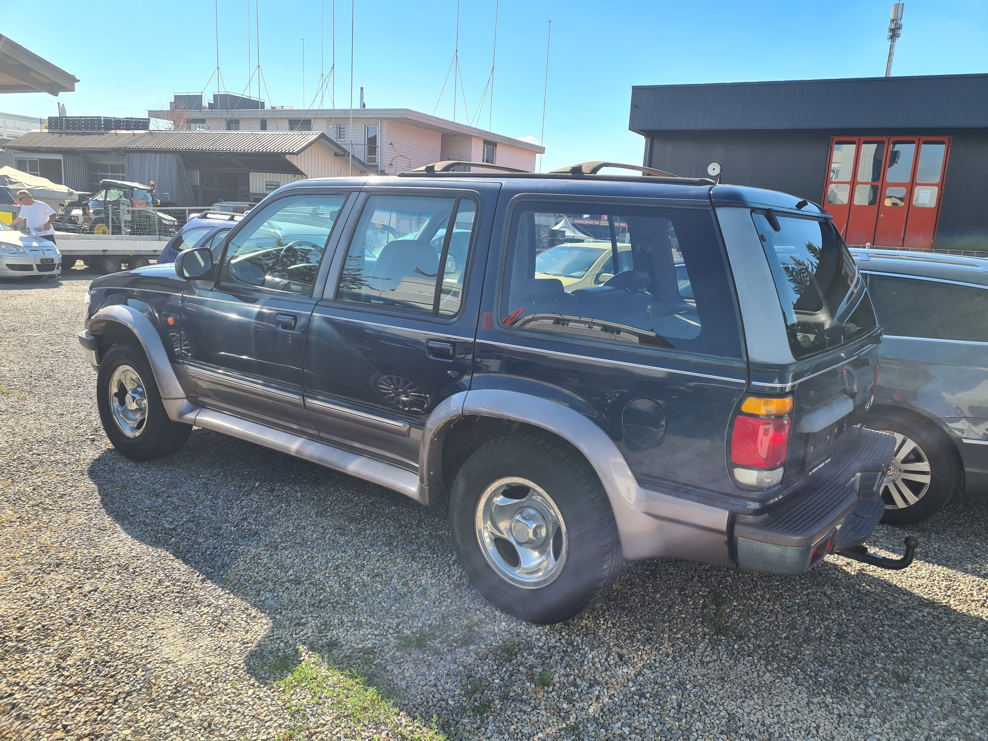 FORD Explorer 4.0-showroom-element-2