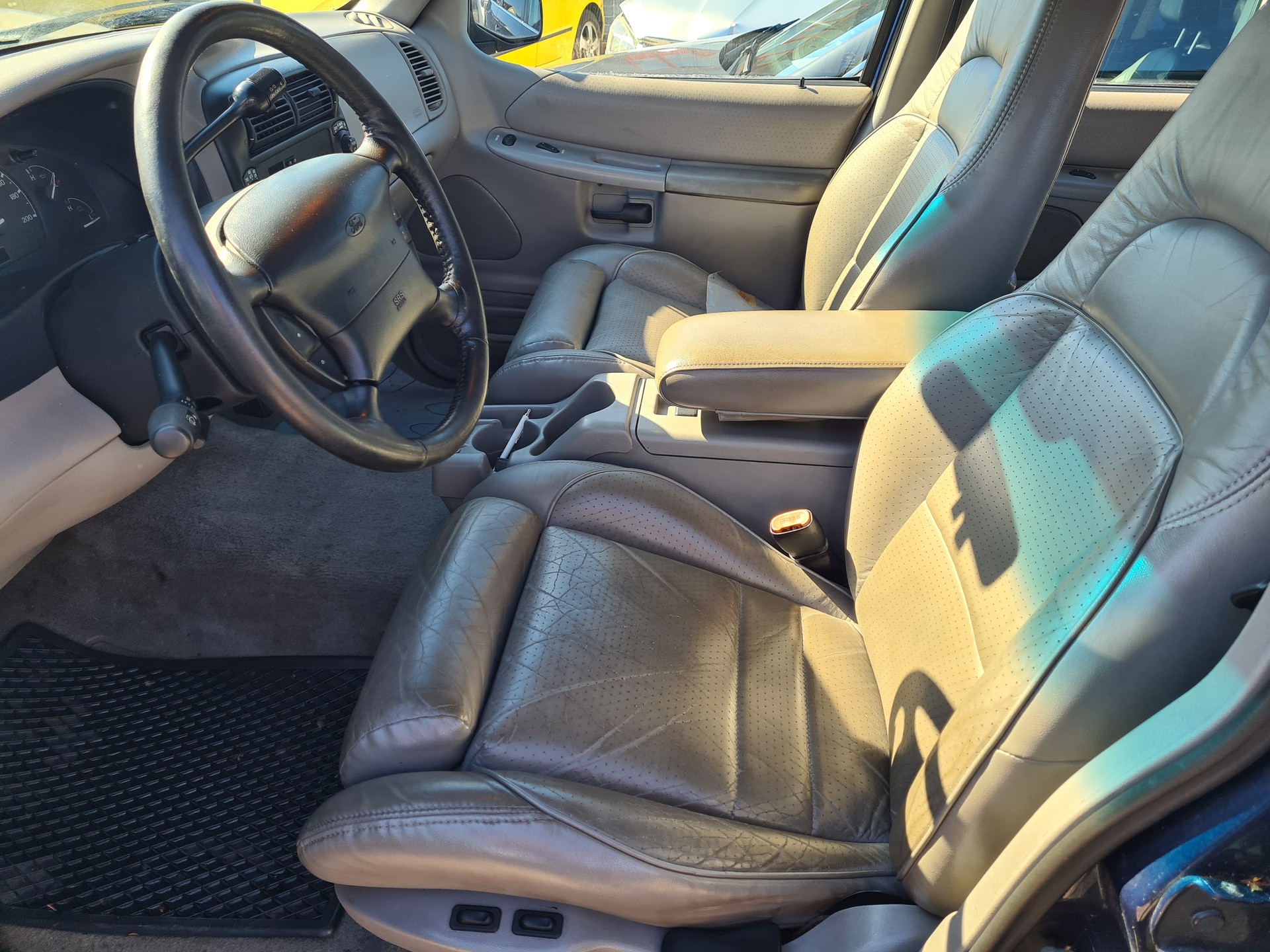 FORD Explorer 4.0-image-4